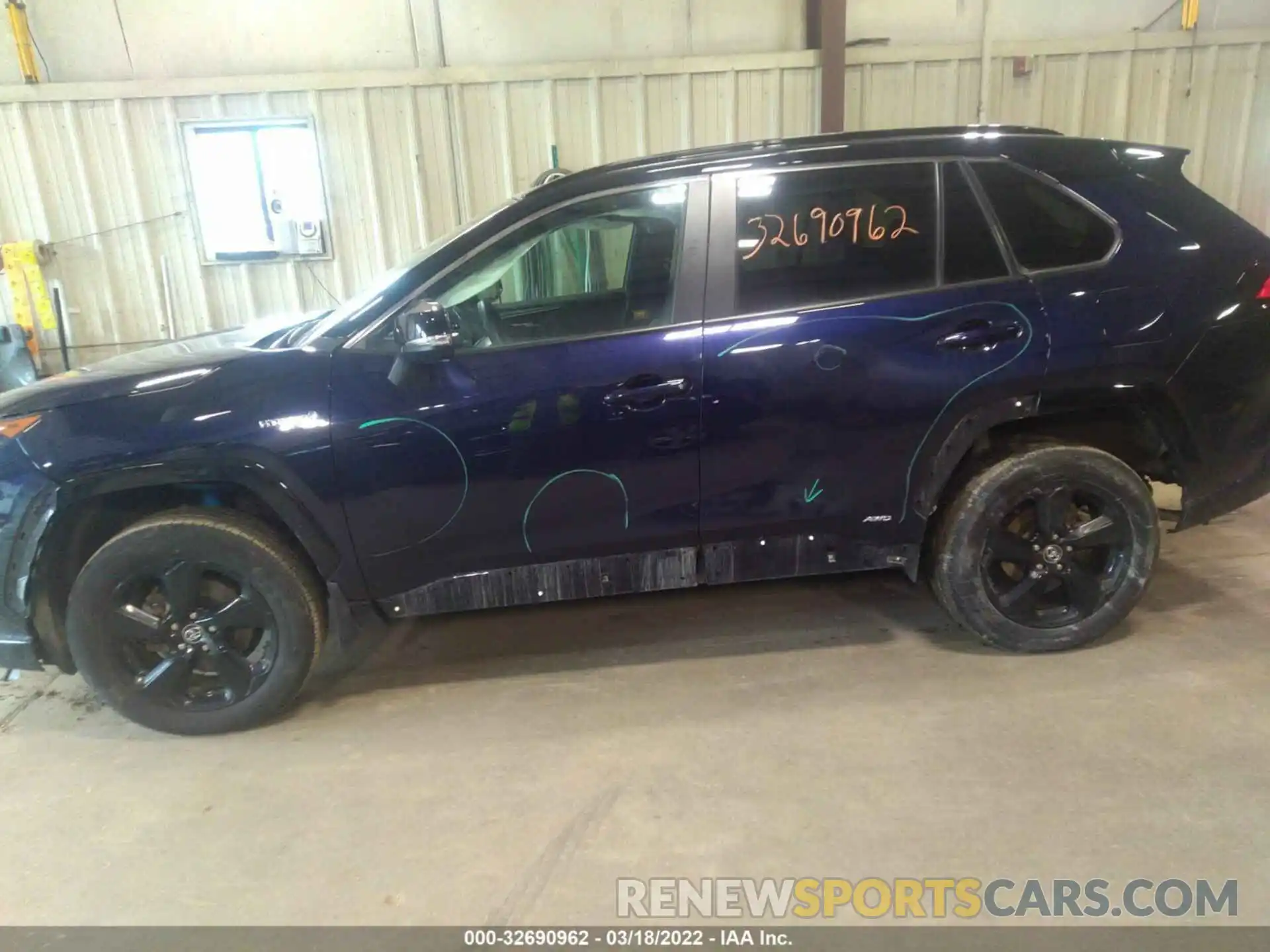 6 Photograph of a damaged car 2T3EWRFV6LW071991 TOYOTA RAV4 2020