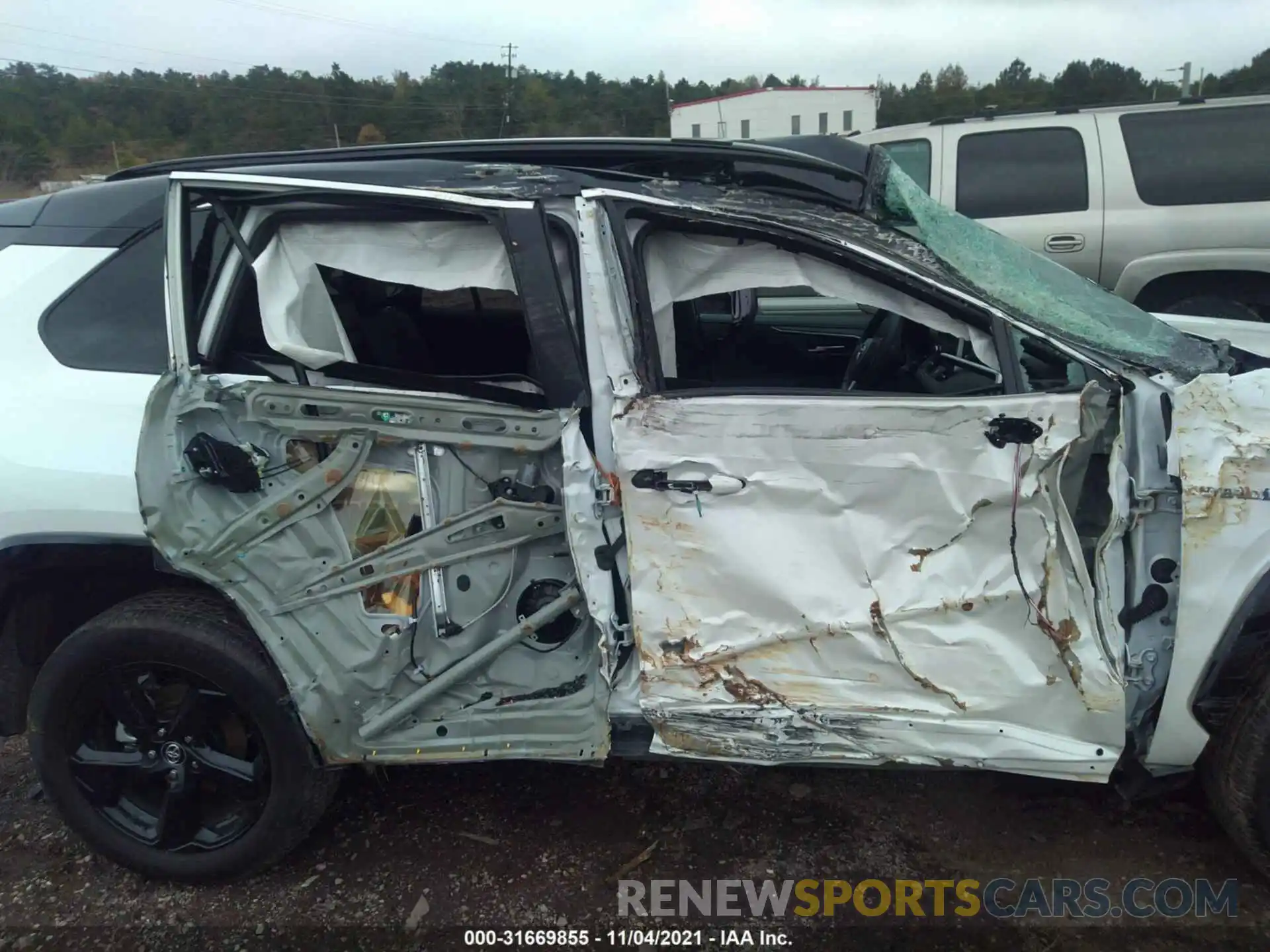 6 Photograph of a damaged car 2T3EWRFV6LW079119 TOYOTA RAV4 2020