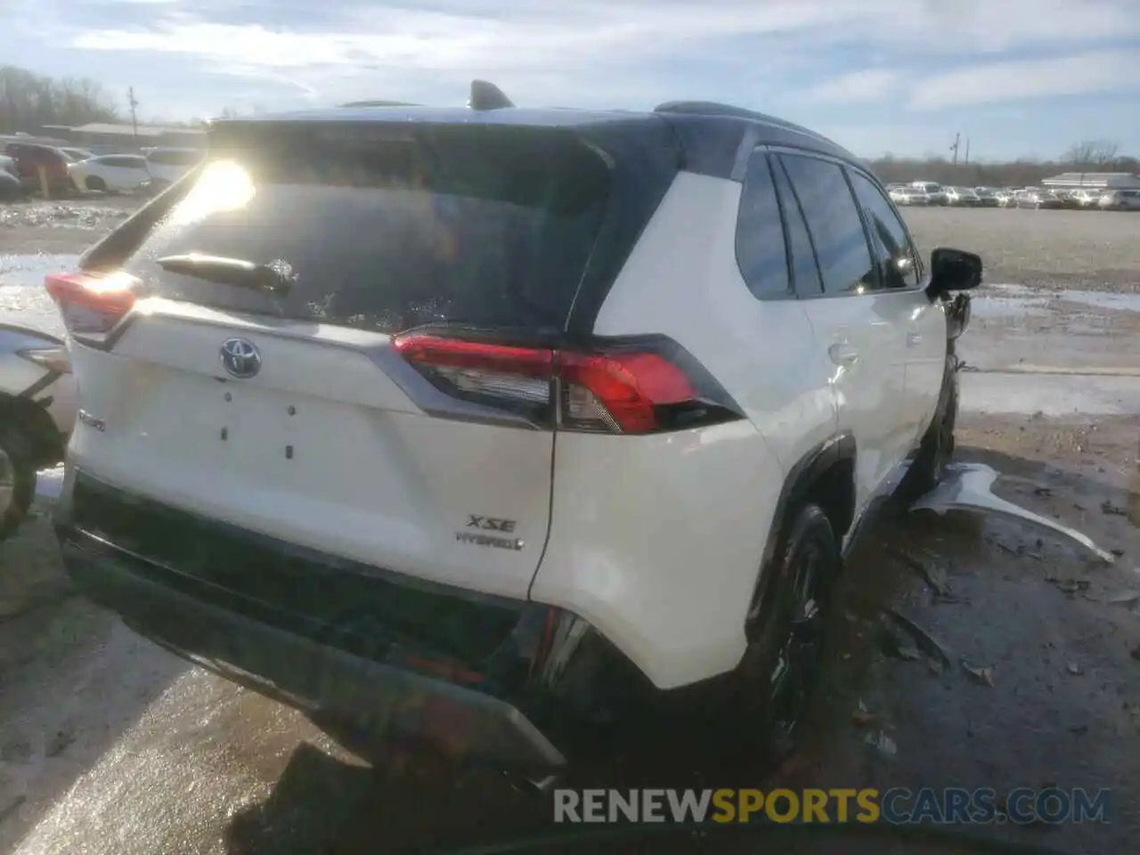 4 Photograph of a damaged car 2T3EWRFV6LW081159 TOYOTA RAV4 2020