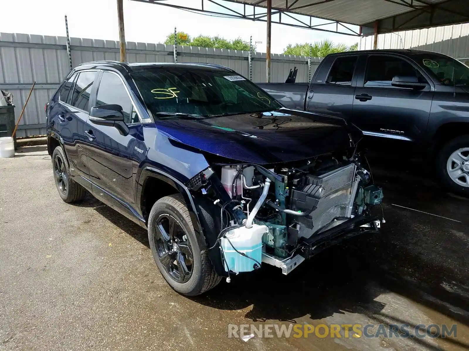 1 Photograph of a damaged car 2T3EWRFV7LW056738 TOYOTA RAV4 2020