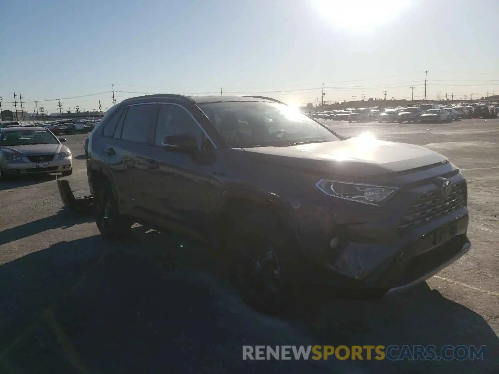 1 Photograph of a damaged car 2T3EWRFV7LW074544 TOYOTA RAV4 2020