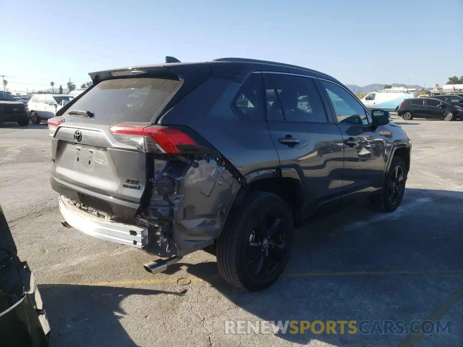 4 Photograph of a damaged car 2T3EWRFV7LW074544 TOYOTA RAV4 2020