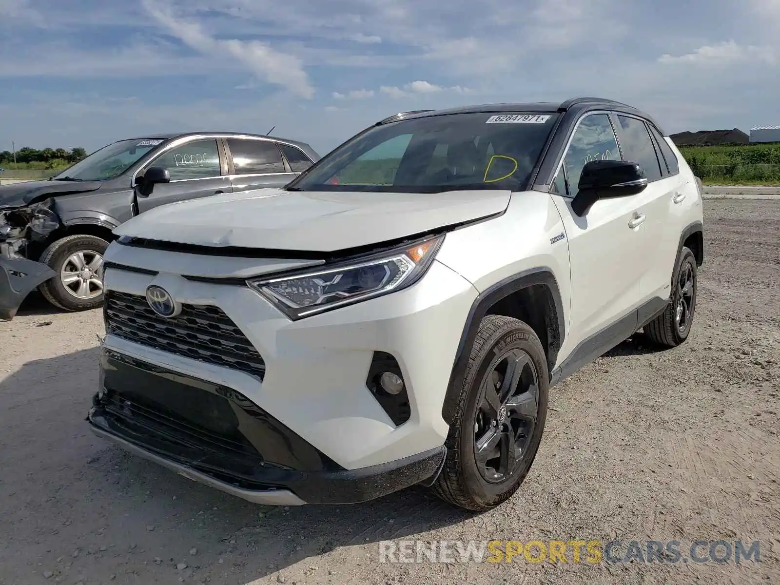 2 Photograph of a damaged car 2T3EWRFV7LW078562 TOYOTA RAV4 2020