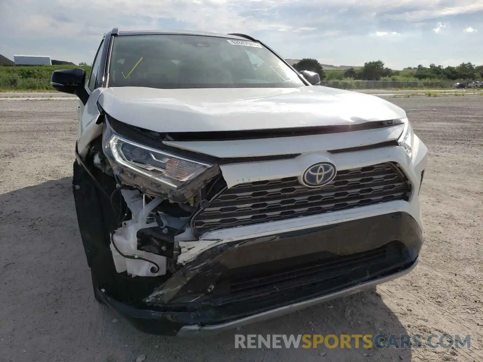 9 Photograph of a damaged car 2T3EWRFV7LW078562 TOYOTA RAV4 2020