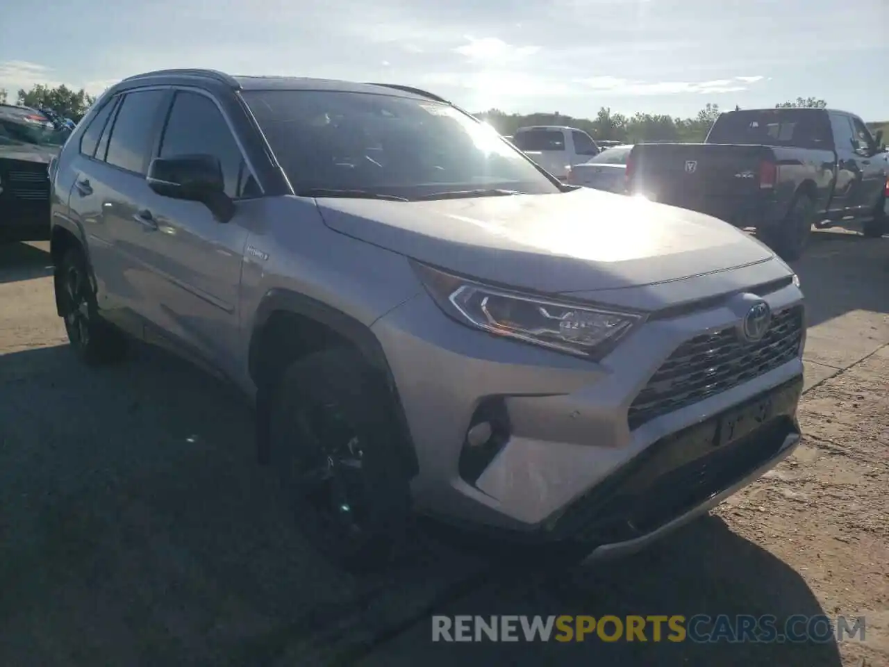 1 Photograph of a damaged car 2T3EWRFV8LW054349 TOYOTA RAV4 2020