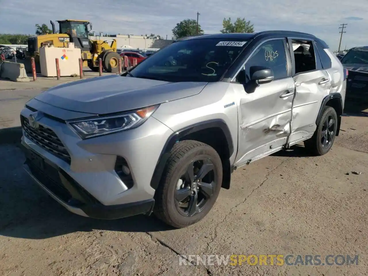 2 Photograph of a damaged car 2T3EWRFV8LW054349 TOYOTA RAV4 2020