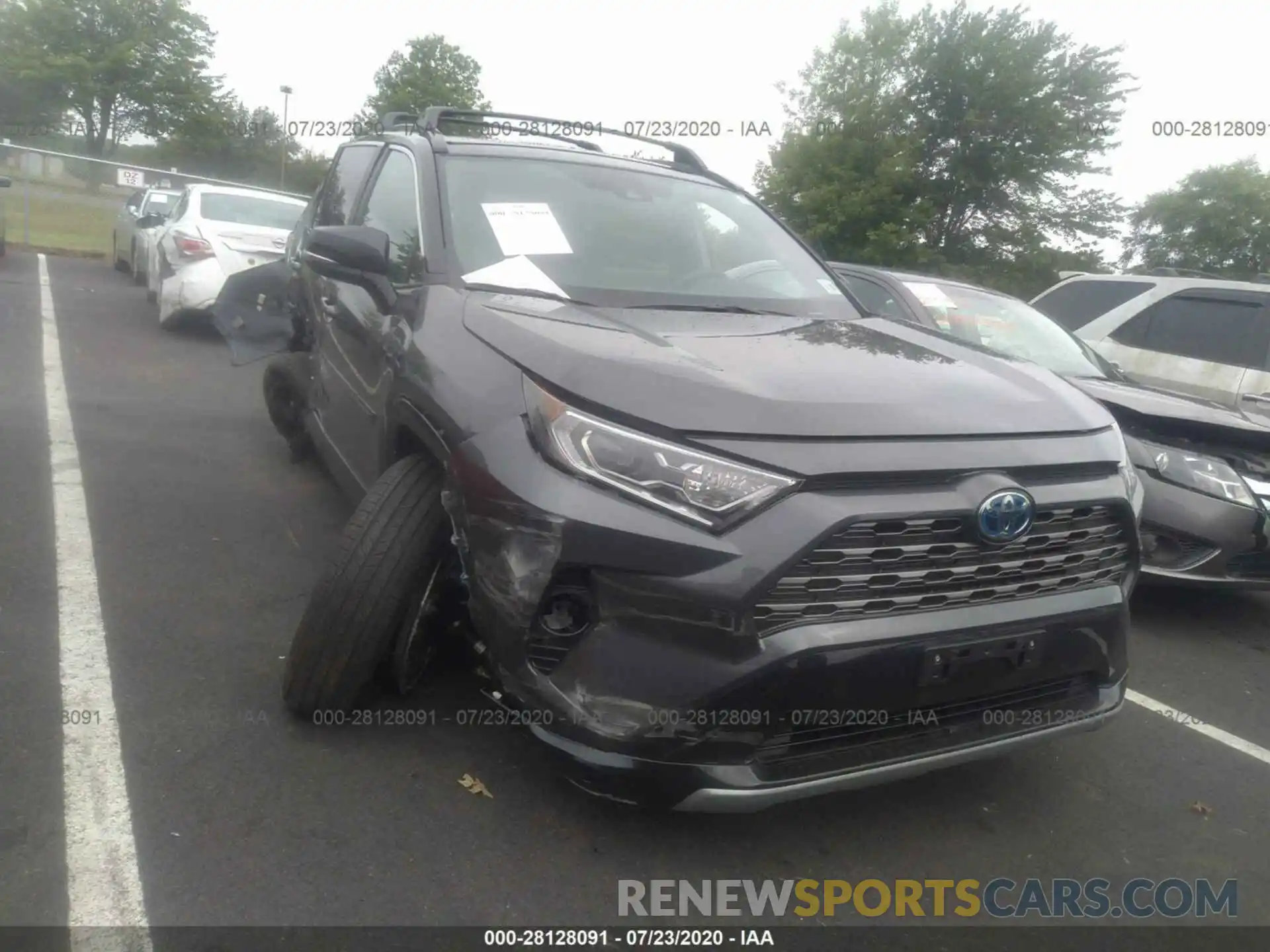 1 Photograph of a damaged car 2T3EWRFV8LW060586 TOYOTA RAV4 2020