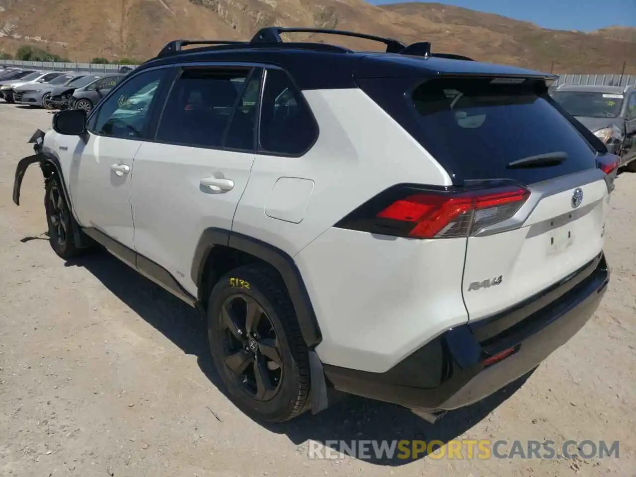 3 Photograph of a damaged car 2T3EWRFV8LW064170 TOYOTA RAV4 2020