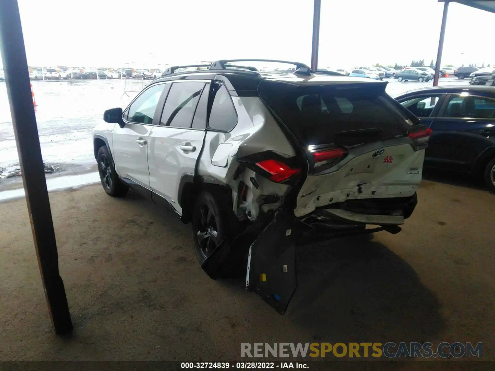 3 Photograph of a damaged car 2T3EWRFV8LW068073 TOYOTA RAV4 2020