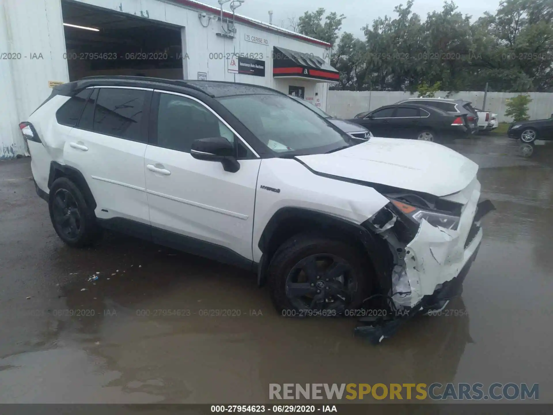 1 Photograph of a damaged car 2T3EWRFV8LW071586 TOYOTA RAV4 2020