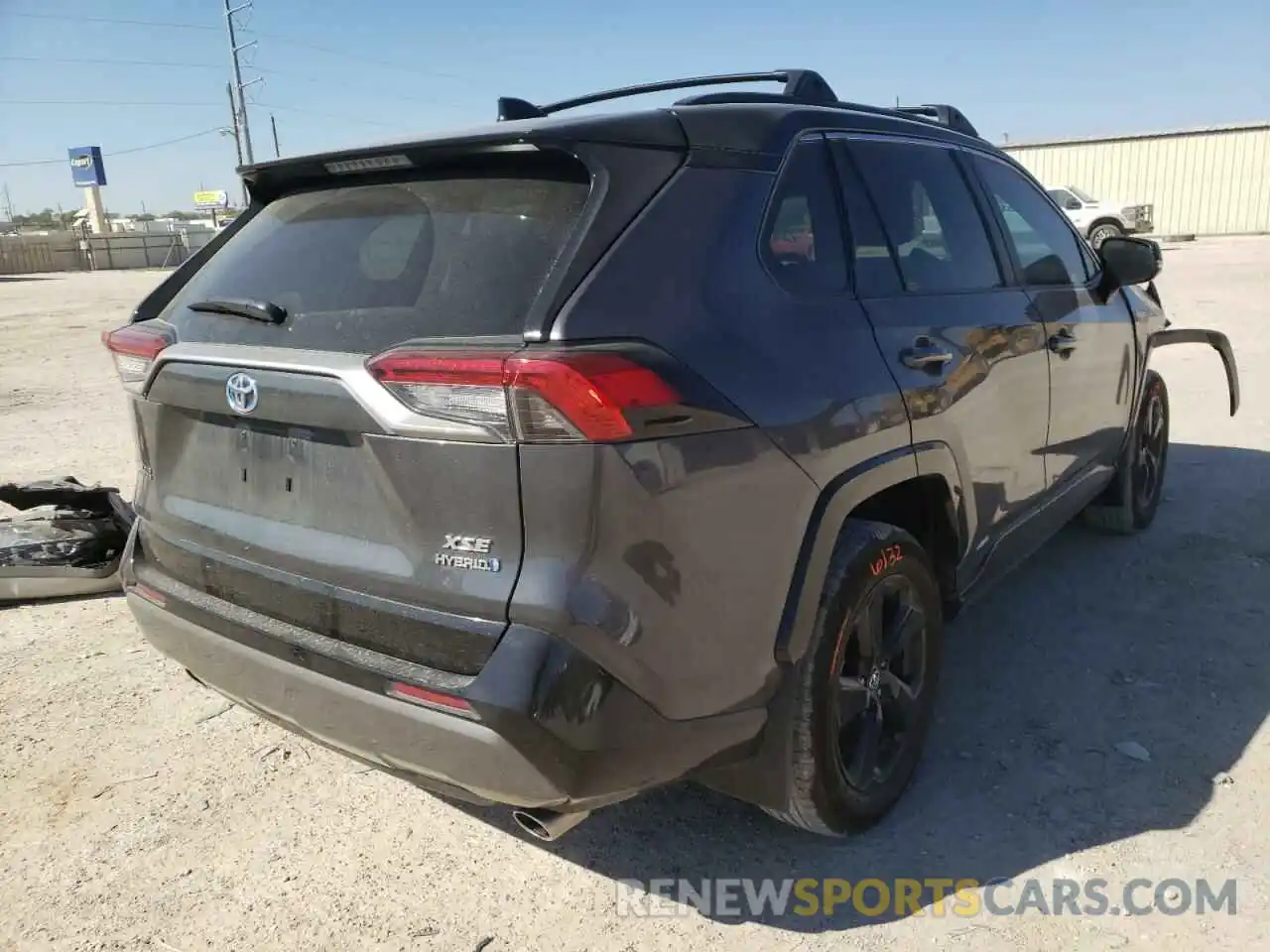 4 Photograph of a damaged car 2T3EWRFV8LW085147 TOYOTA RAV4 2020