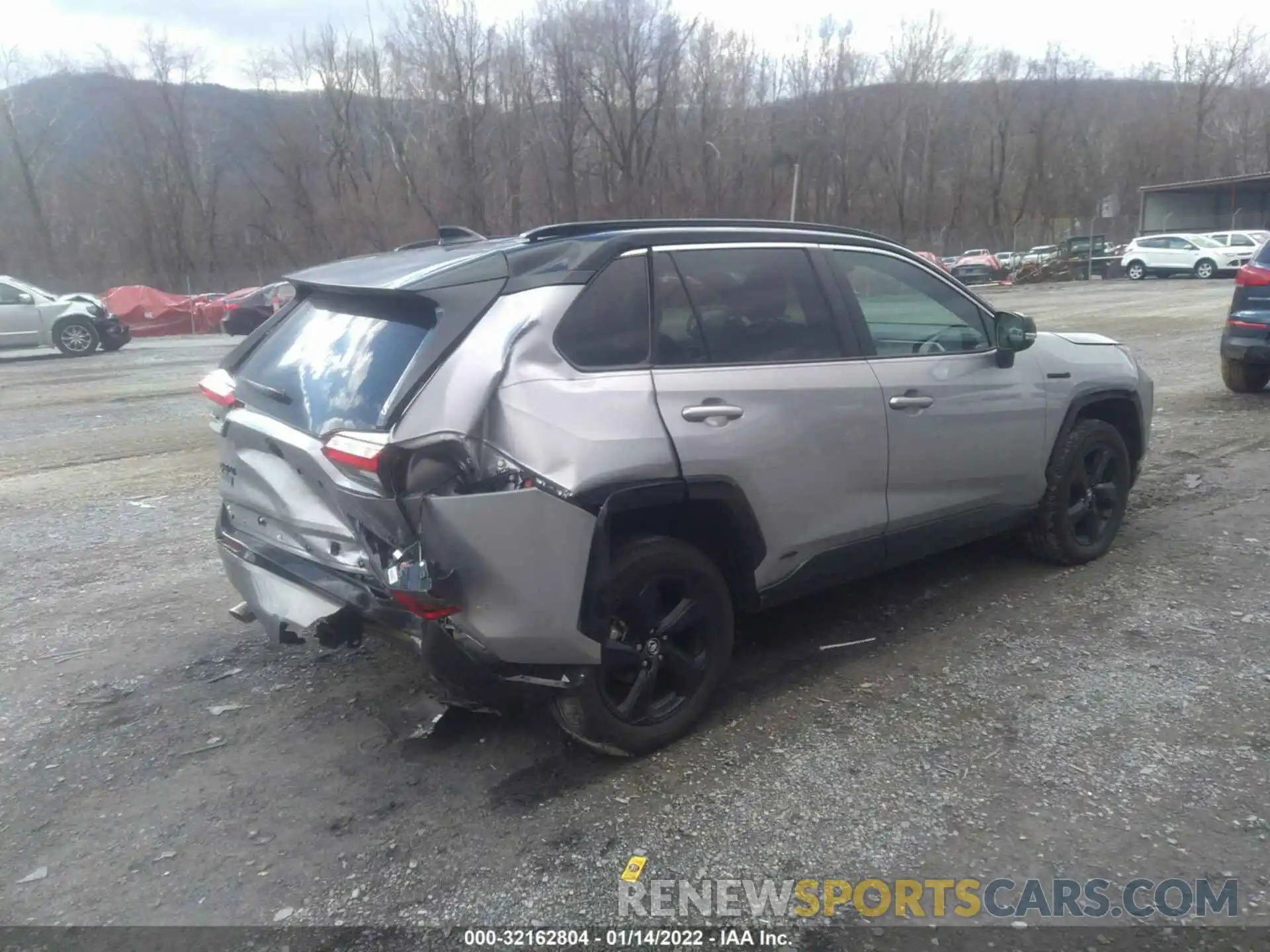 4 Photograph of a damaged car 2T3EWRFV8LW093118 TOYOTA RAV4 2020