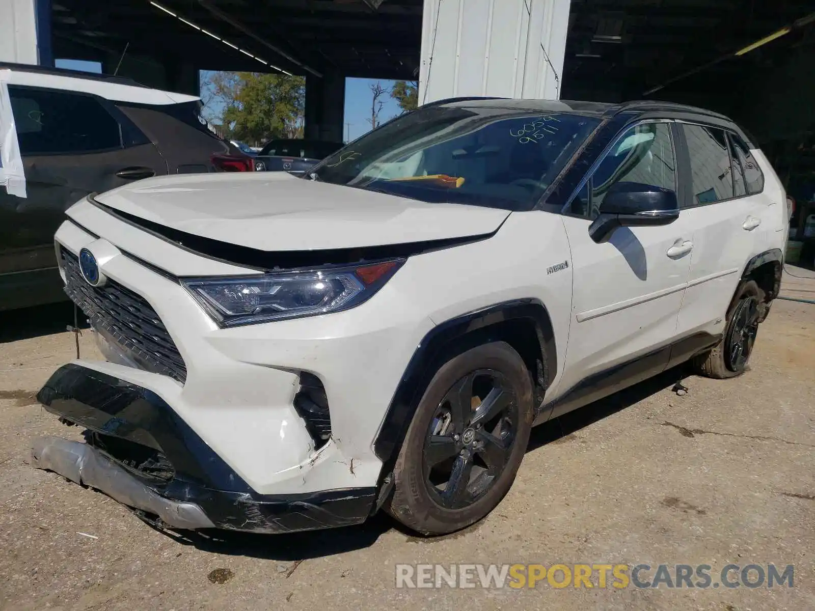 2 Photograph of a damaged car 2T3EWRFV8LW096276 TOYOTA RAV4 2020