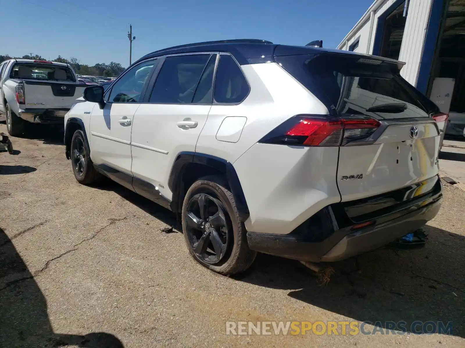 3 Photograph of a damaged car 2T3EWRFV8LW096276 TOYOTA RAV4 2020