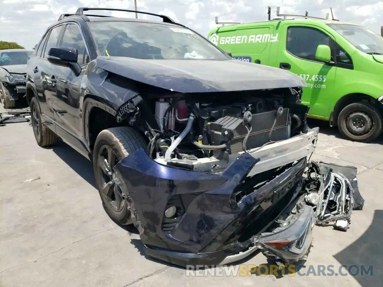 1 Photograph of a damaged car 2T3EWRFV8LW096360 TOYOTA RAV4 2020