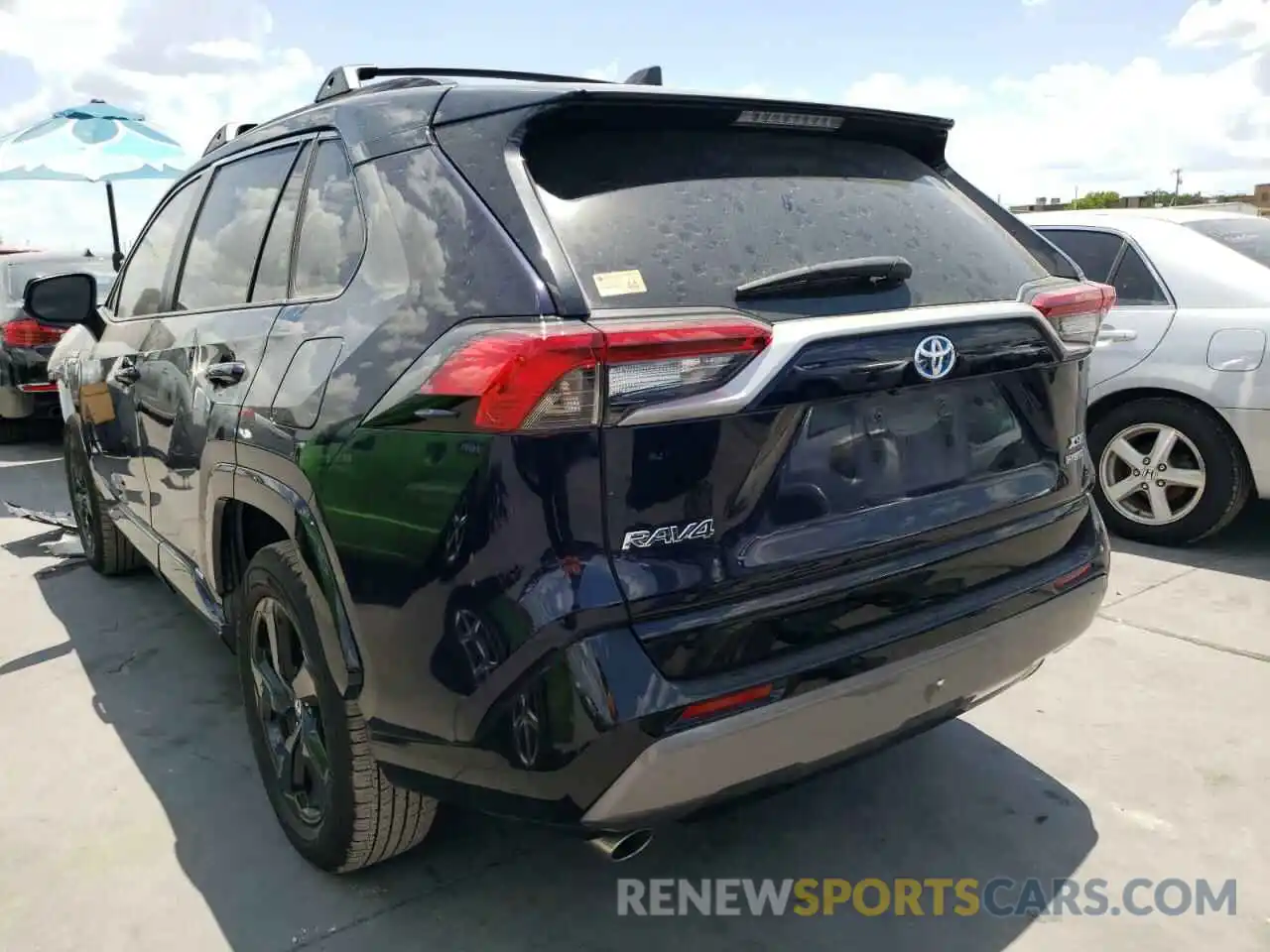 3 Photograph of a damaged car 2T3EWRFV8LW096360 TOYOTA RAV4 2020