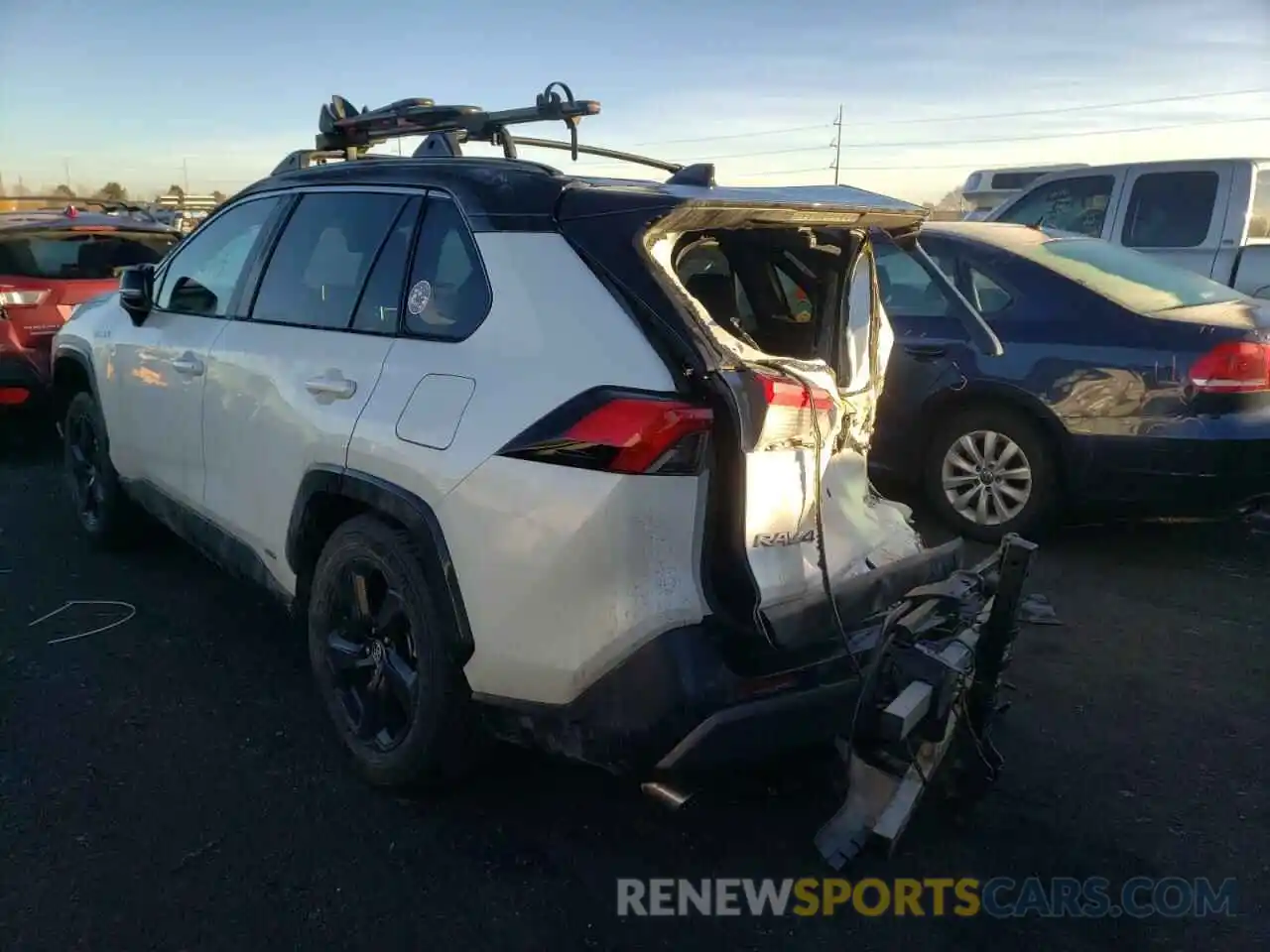 3 Photograph of a damaged car 2T3EWRFV9LW052996 TOYOTA RAV4 2020