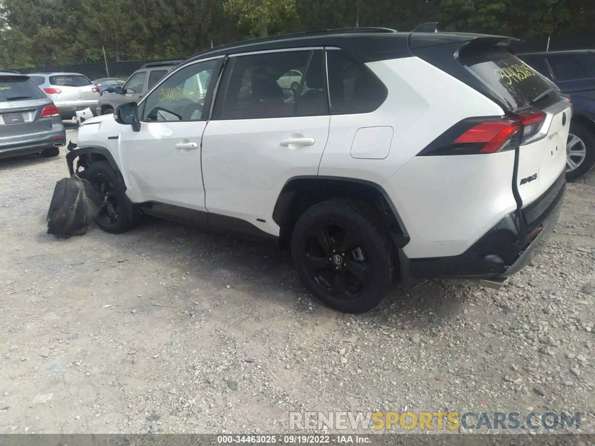 3 Photograph of a damaged car 2T3EWRFV9LW055011 TOYOTA RAV4 2020