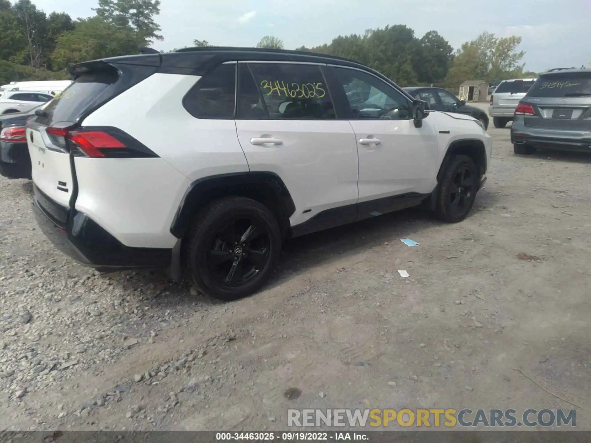 4 Photograph of a damaged car 2T3EWRFV9LW055011 TOYOTA RAV4 2020