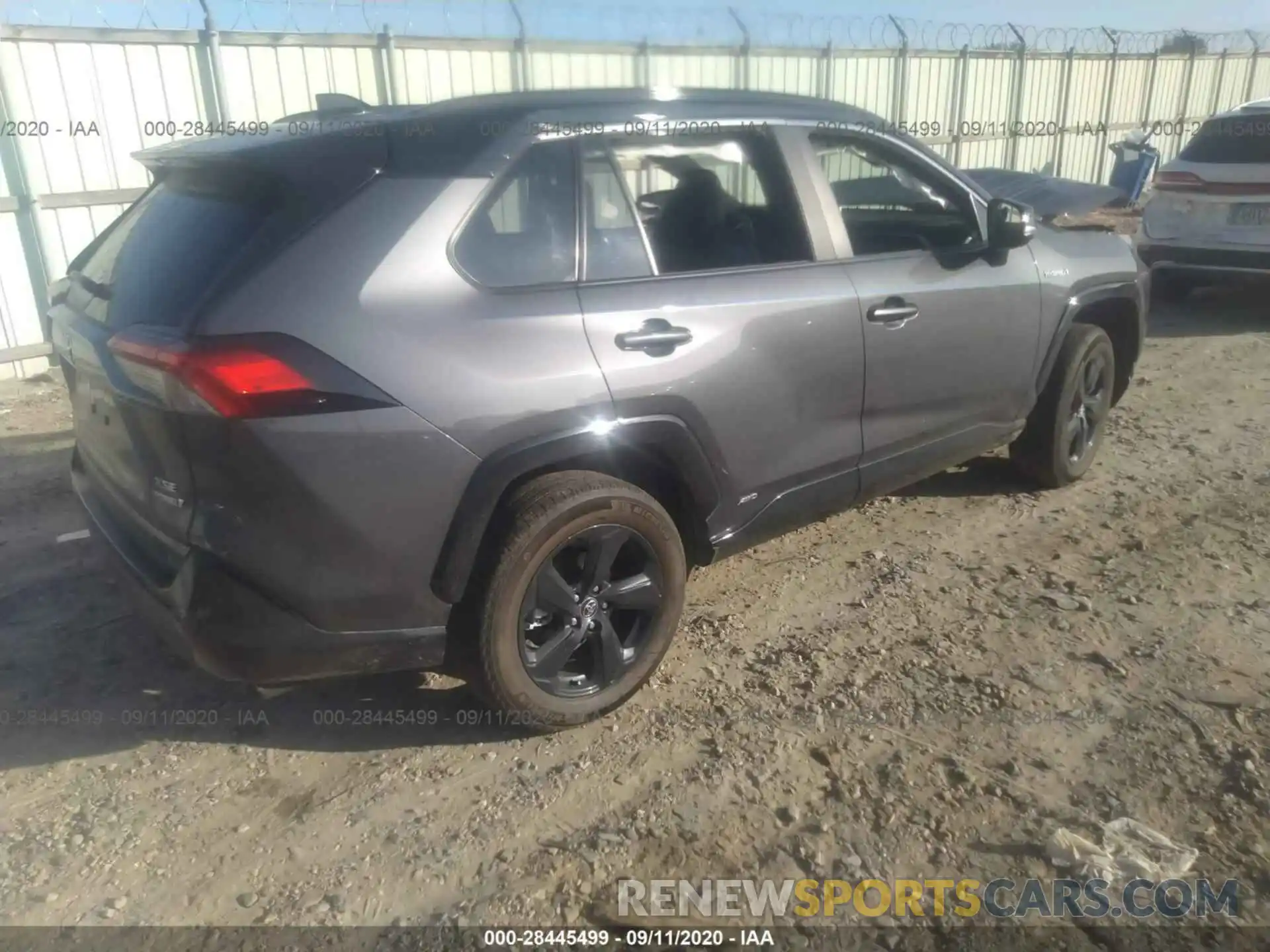 4 Photograph of a damaged car 2T3EWRFV9LW067580 TOYOTA RAV4 2020