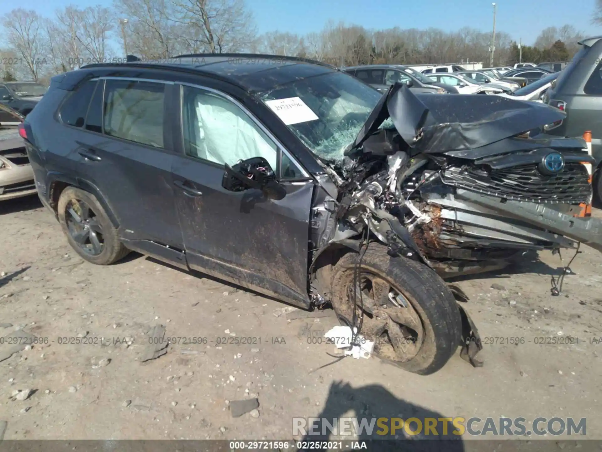 1 Photograph of a damaged car 2T3EWRFV9LW099039 TOYOTA RAV4 2020