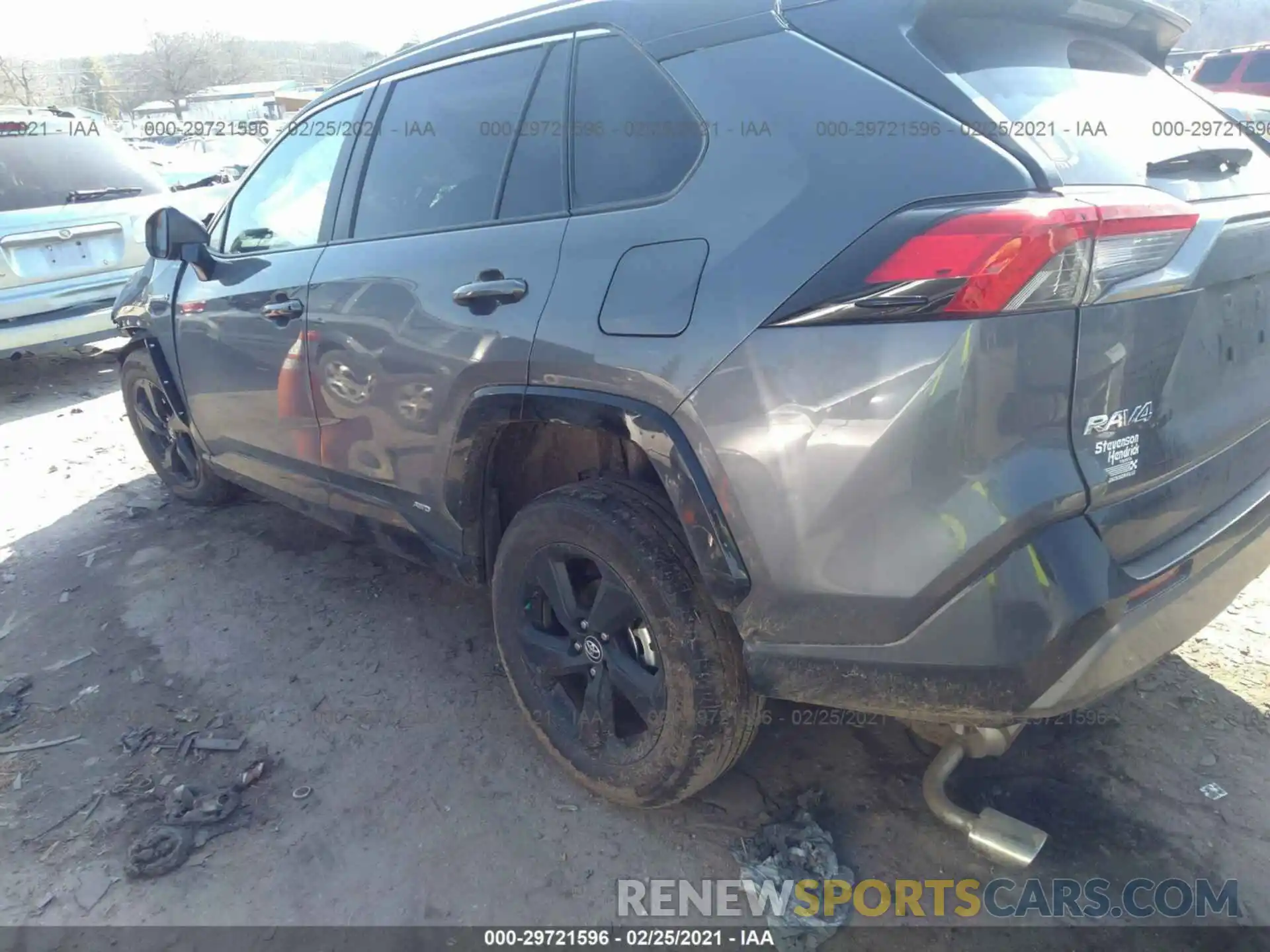 3 Photograph of a damaged car 2T3EWRFV9LW099039 TOYOTA RAV4 2020