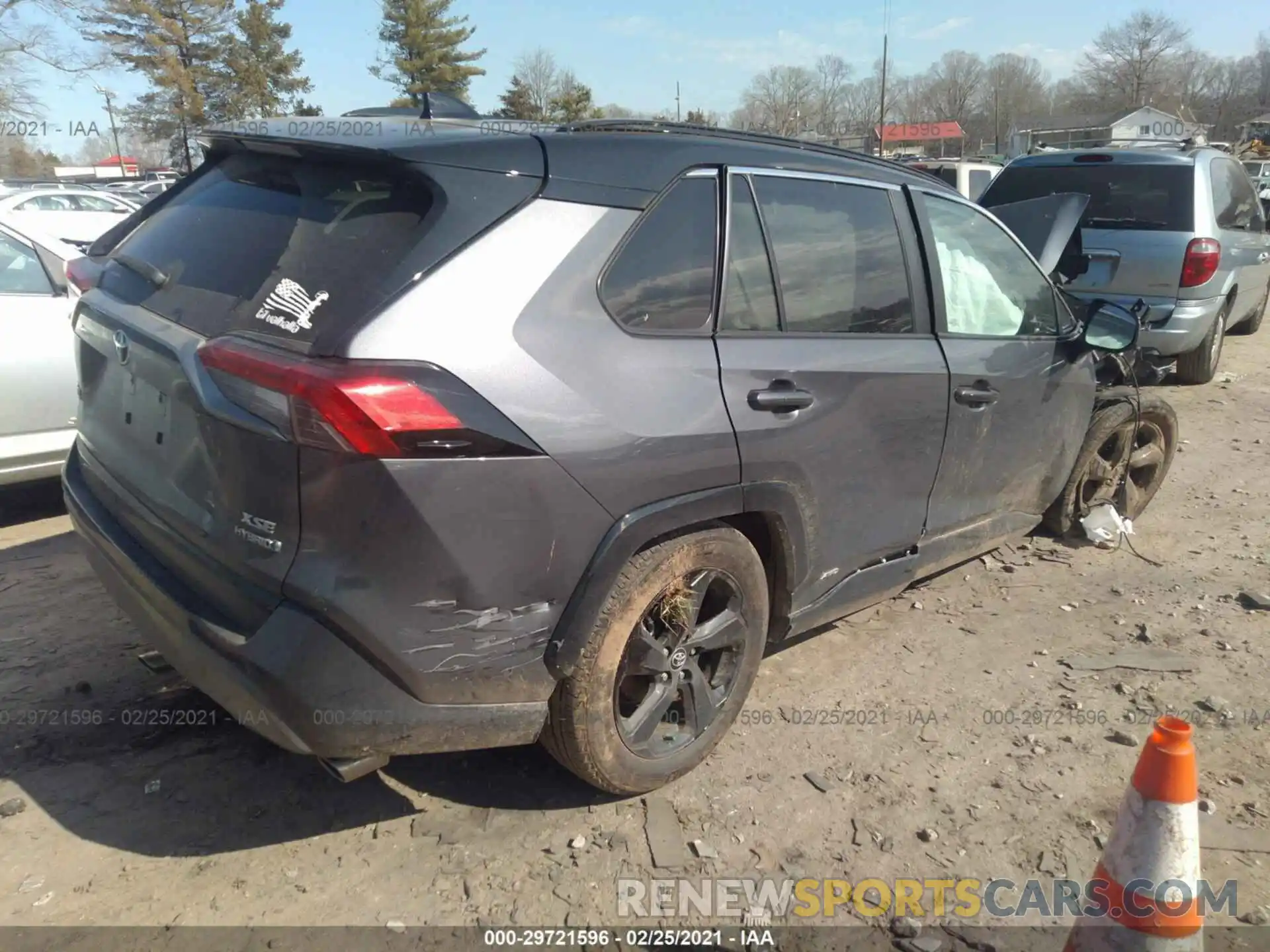 4 Photograph of a damaged car 2T3EWRFV9LW099039 TOYOTA RAV4 2020