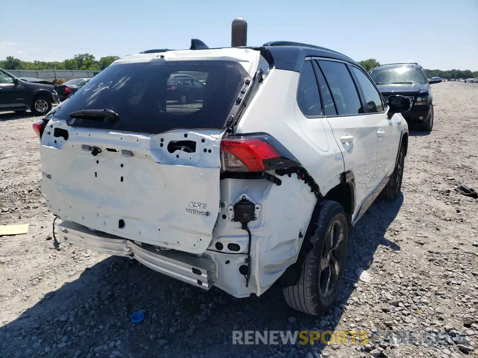 4 Photograph of a damaged car 2T3EWRFV9LW099400 TOYOTA RAV4 2020