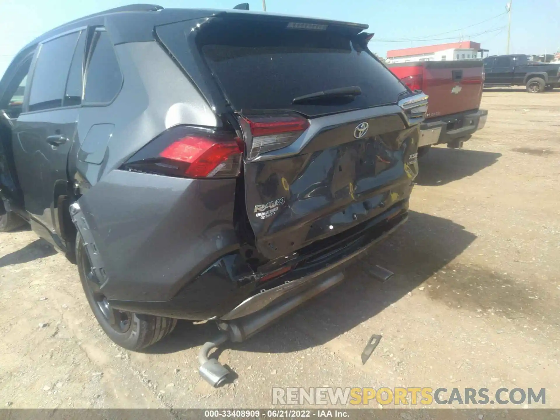 3 Photograph of a damaged car 2T3EWRFVXLW065708 TOYOTA RAV4 2020