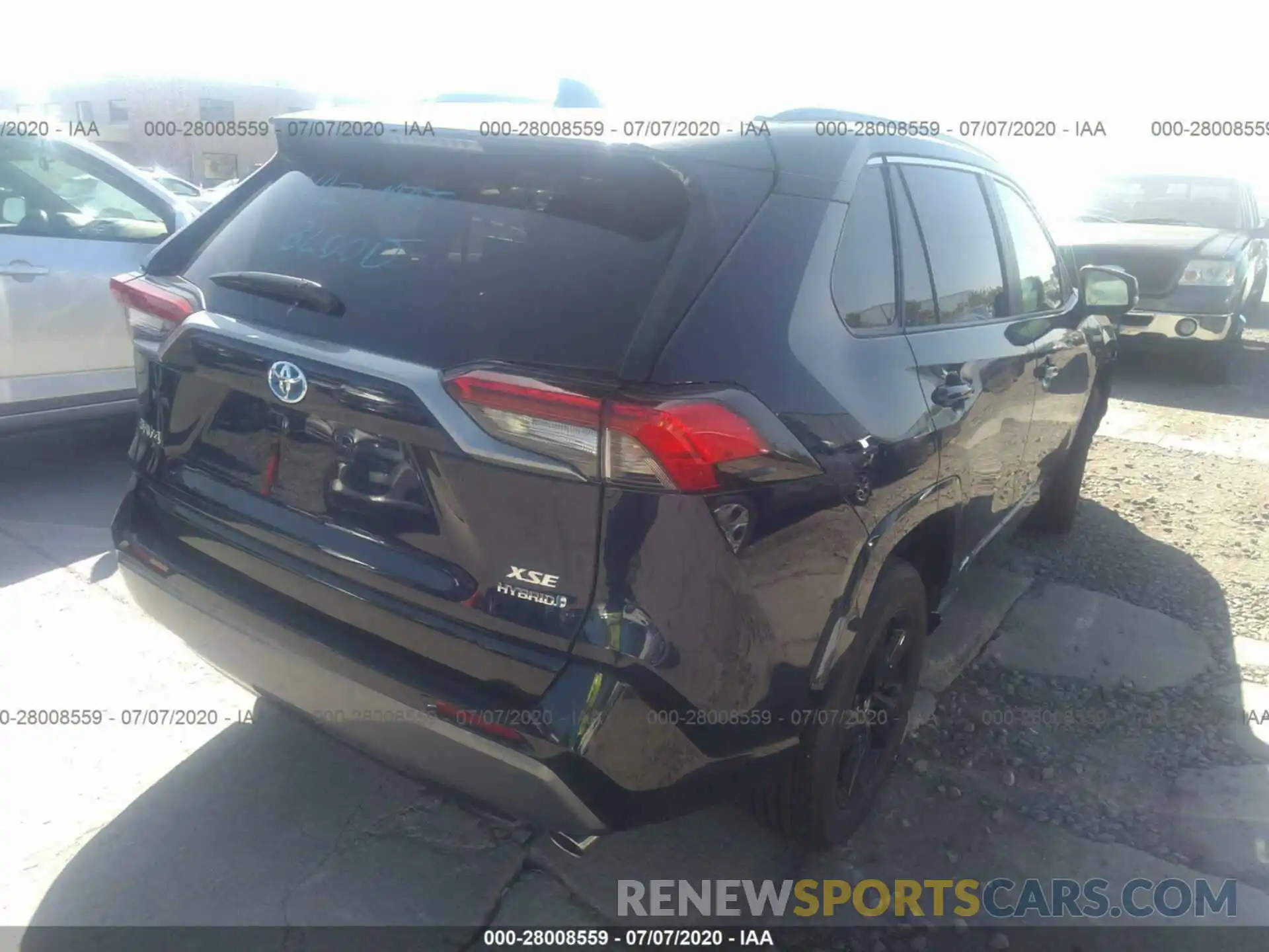 4 Photograph of a damaged car 2T3EWRFVXLW080354 TOYOTA RAV4 2020