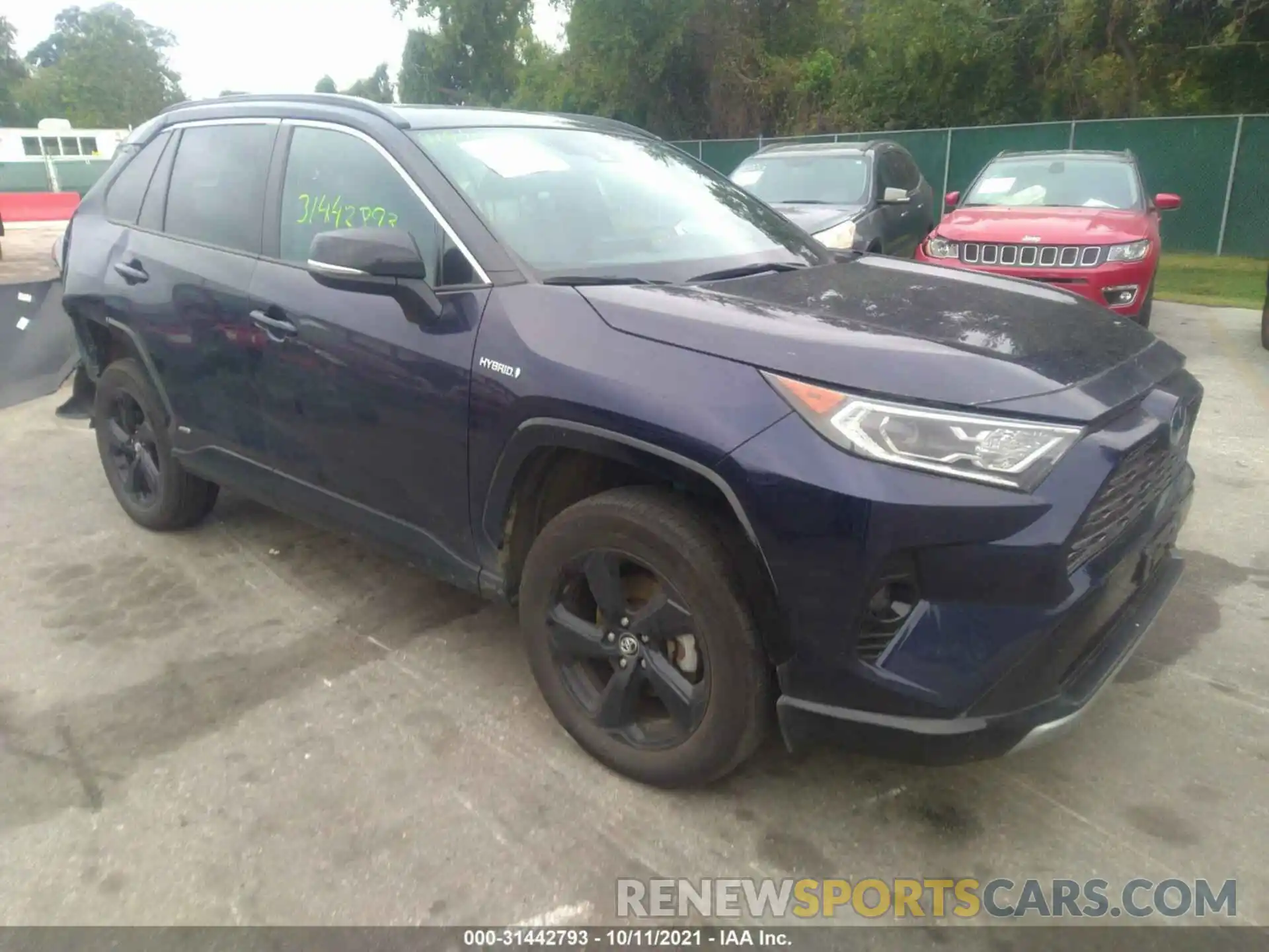 1 Photograph of a damaged car 2T3EWRFVXLW083142 TOYOTA RAV4 2020