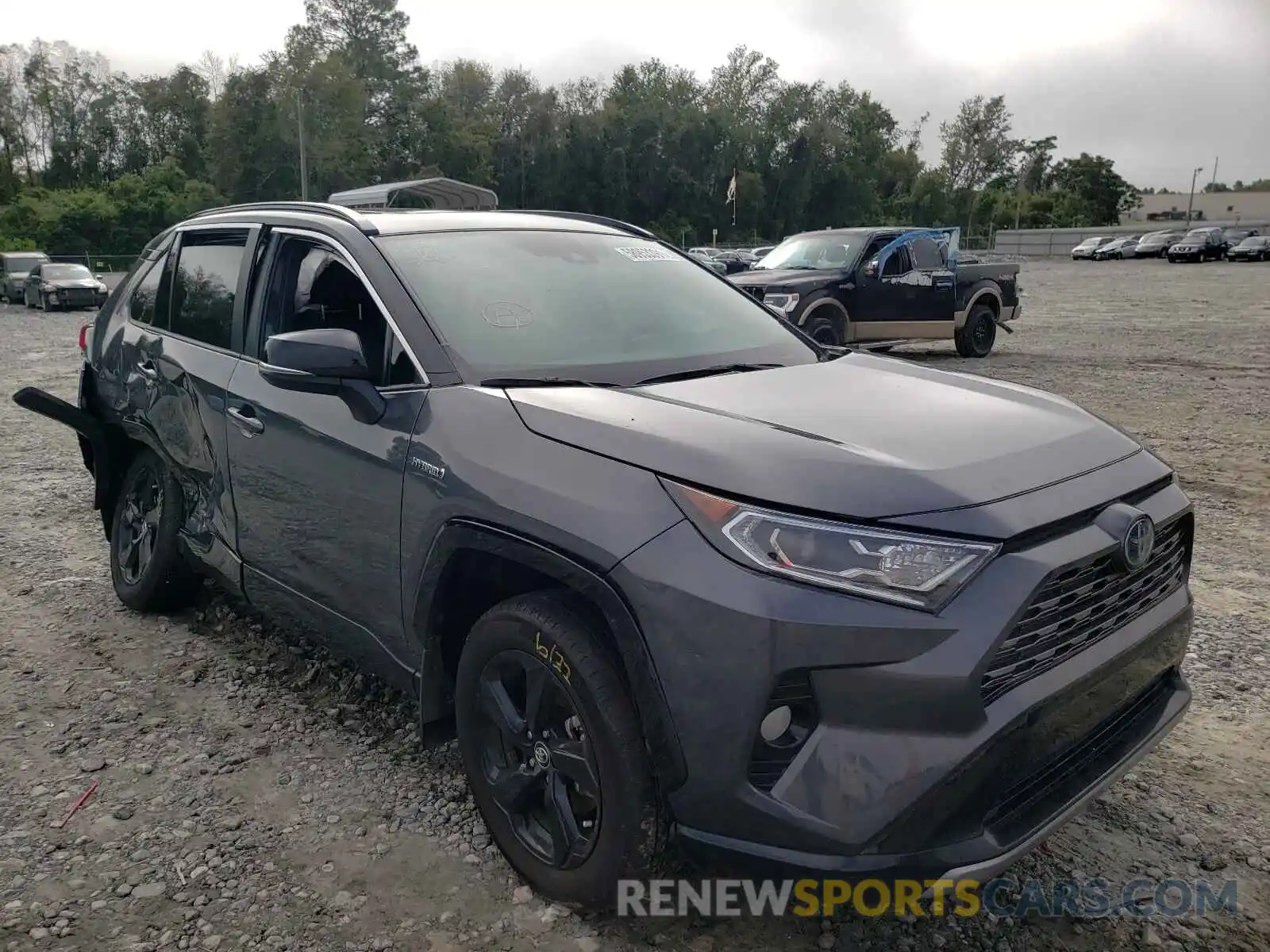 1 Photograph of a damaged car 2T3EWRFVXLW097929 TOYOTA RAV4 2020