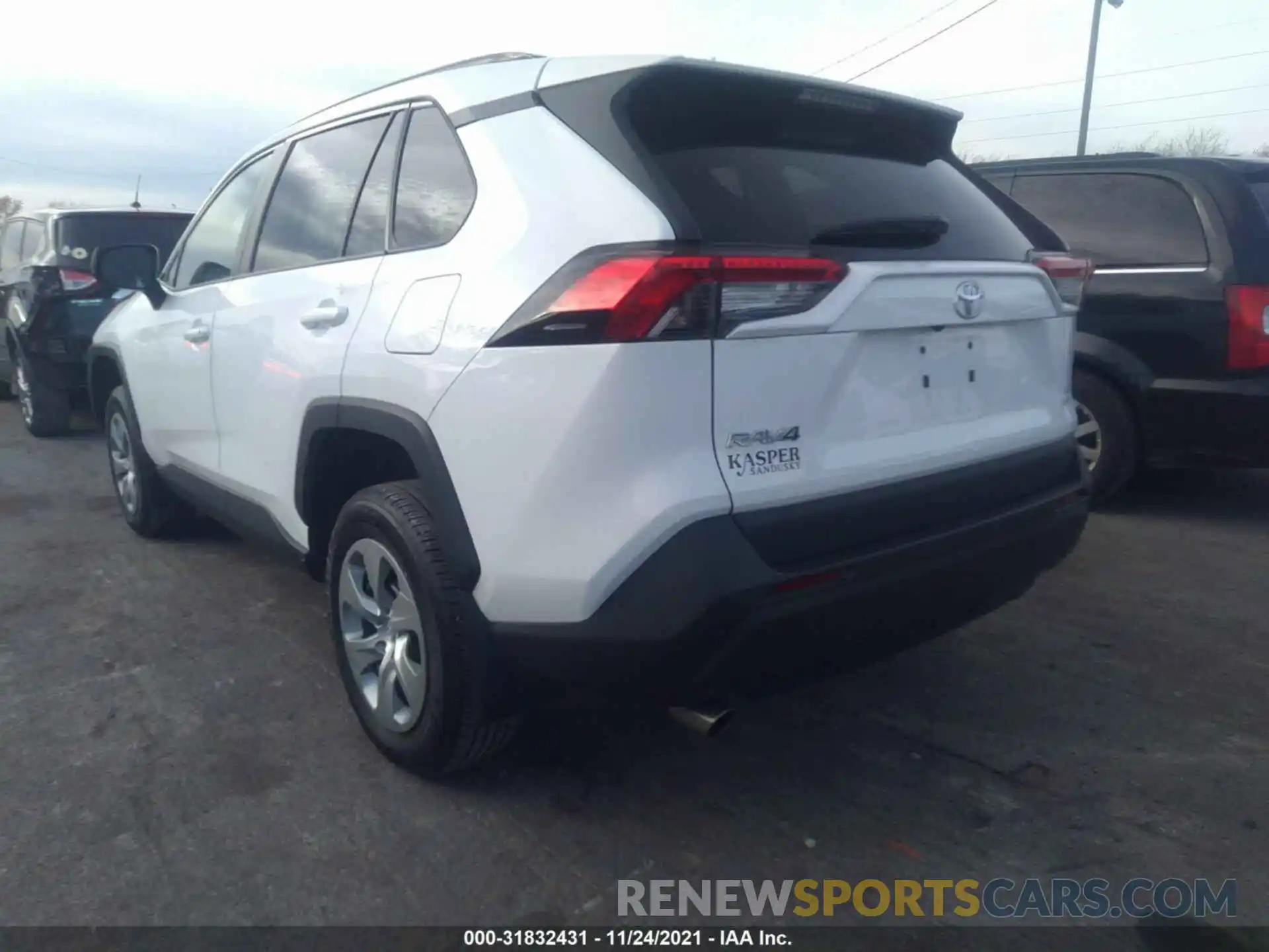 3 Photograph of a damaged car 2T3F1RFV0LC073823 TOYOTA RAV4 2020