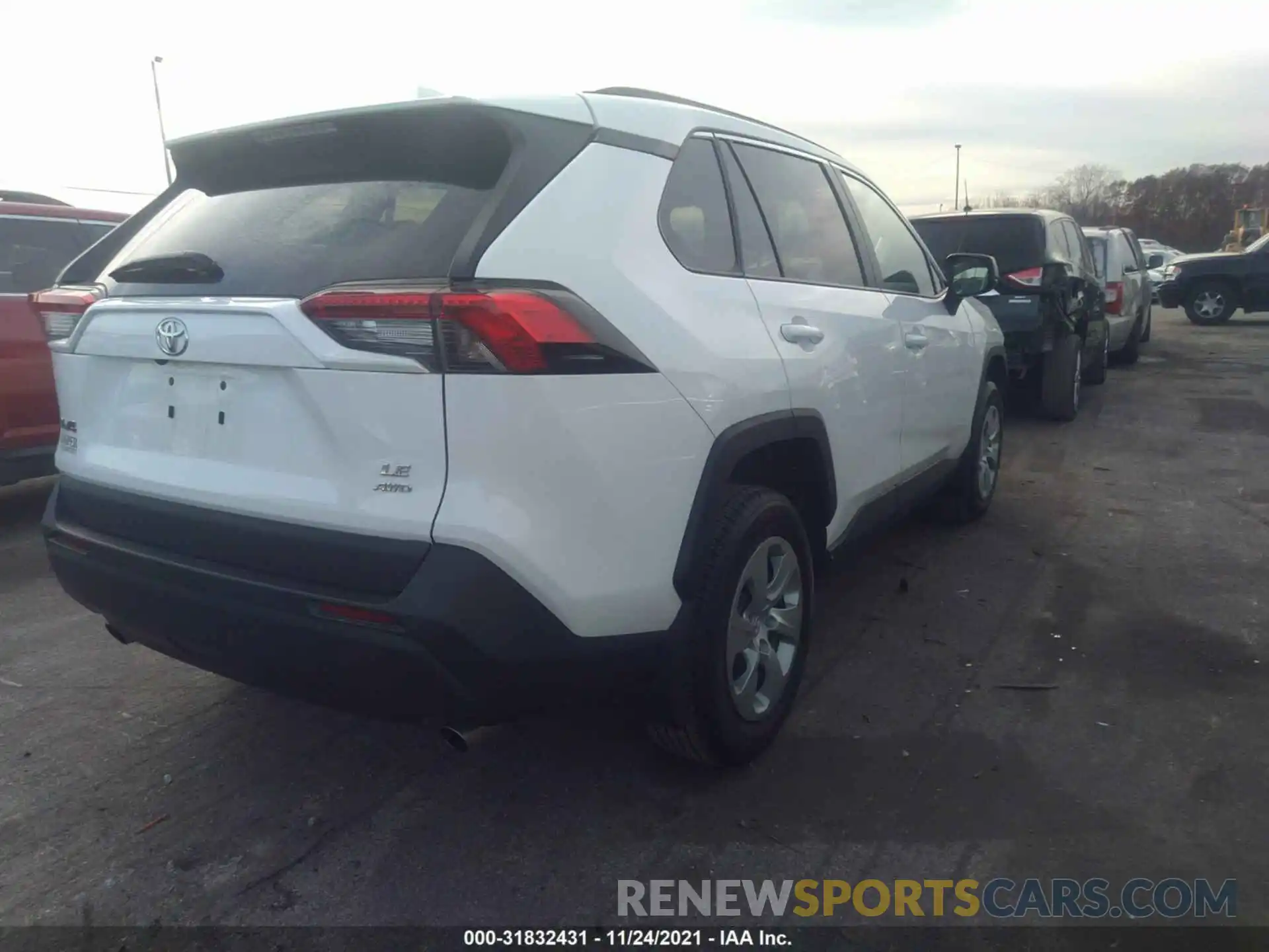 4 Photograph of a damaged car 2T3F1RFV0LC073823 TOYOTA RAV4 2020