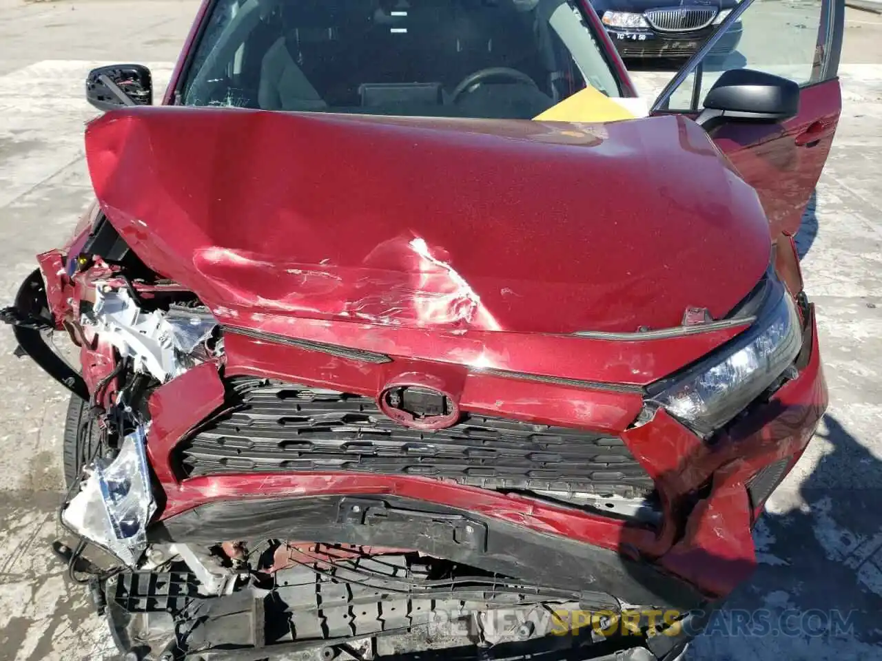 7 Photograph of a damaged car 2T3F1RFV0LC083364 TOYOTA RAV4 2020