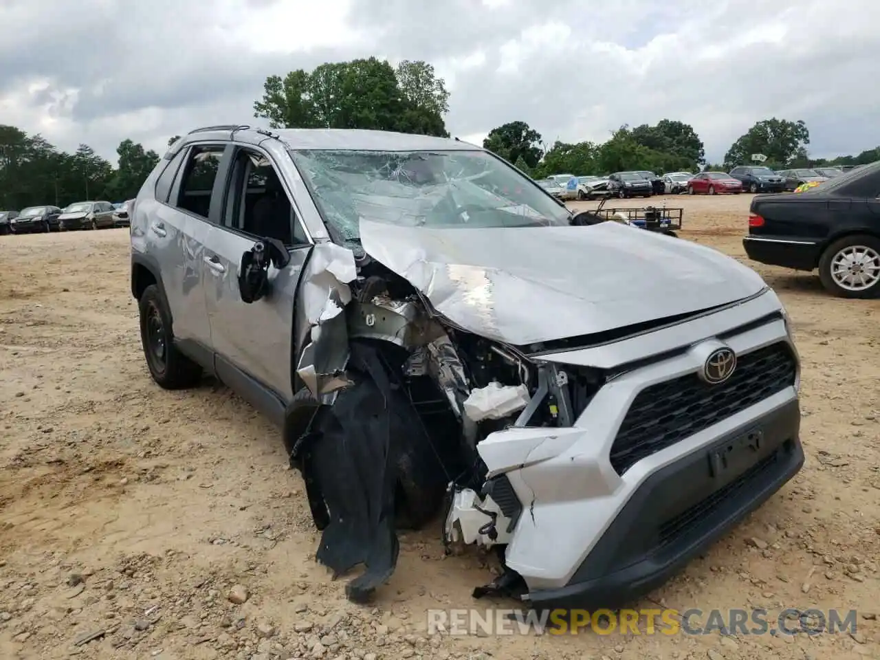 1 Photograph of a damaged car 2T3F1RFV0LC084840 TOYOTA RAV4 2020