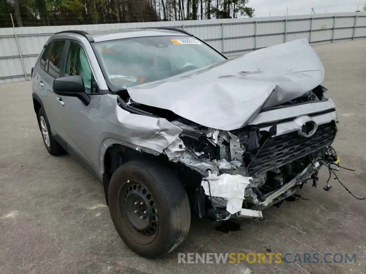 1 Photograph of a damaged car 2T3F1RFV0LC101541 TOYOTA RAV4 2020