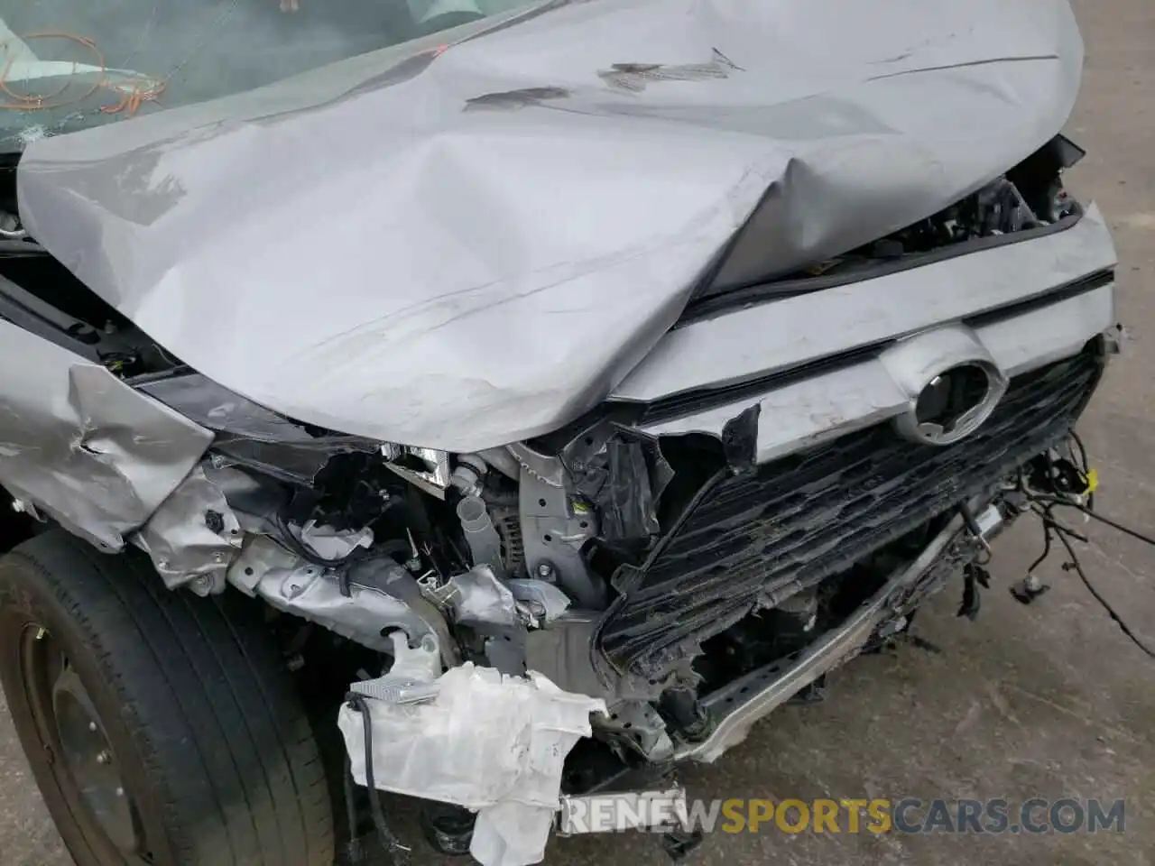 9 Photograph of a damaged car 2T3F1RFV0LC101541 TOYOTA RAV4 2020