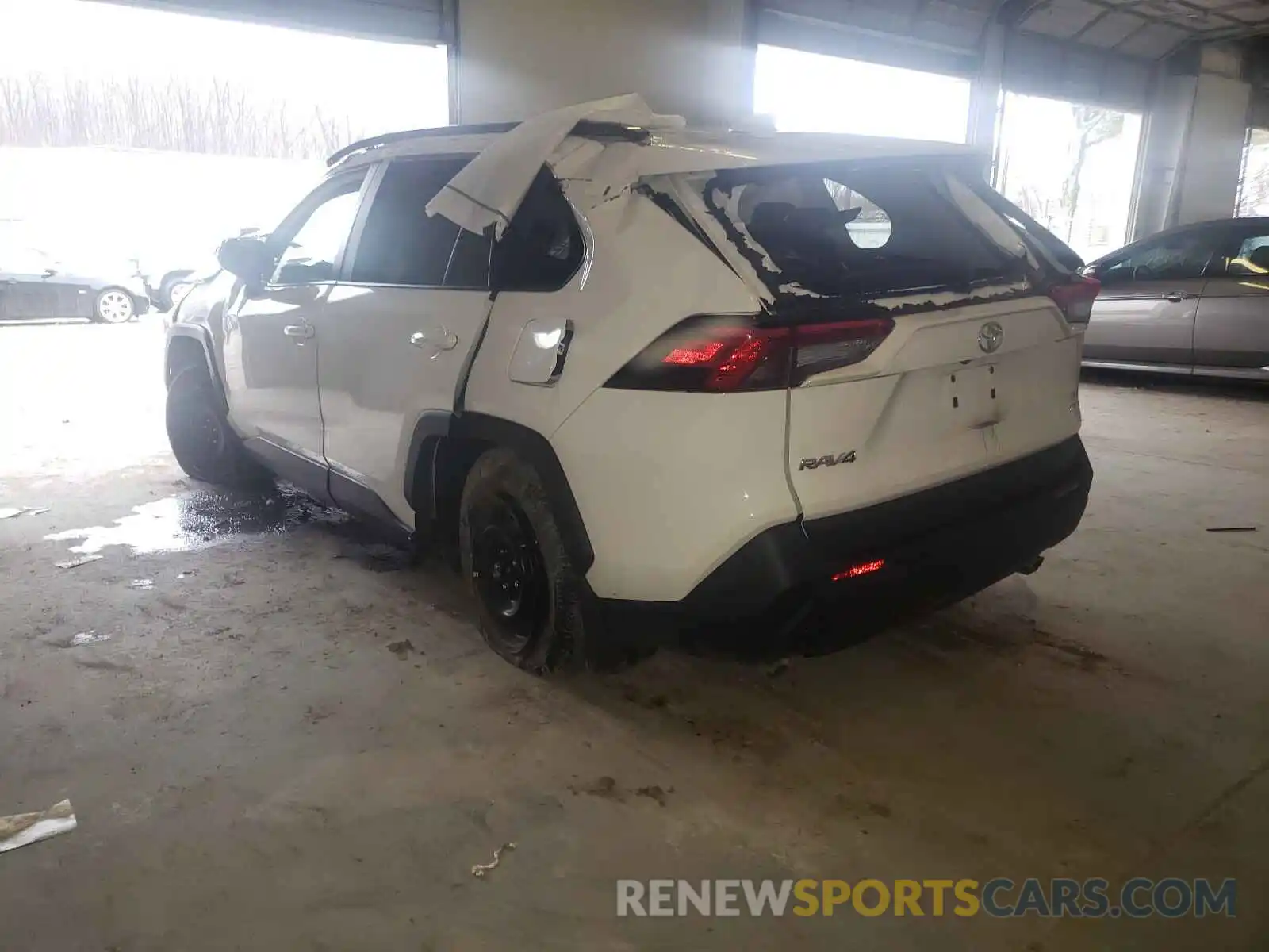 3 Photograph of a damaged car 2T3F1RFV0LC111440 TOYOTA RAV4 2020