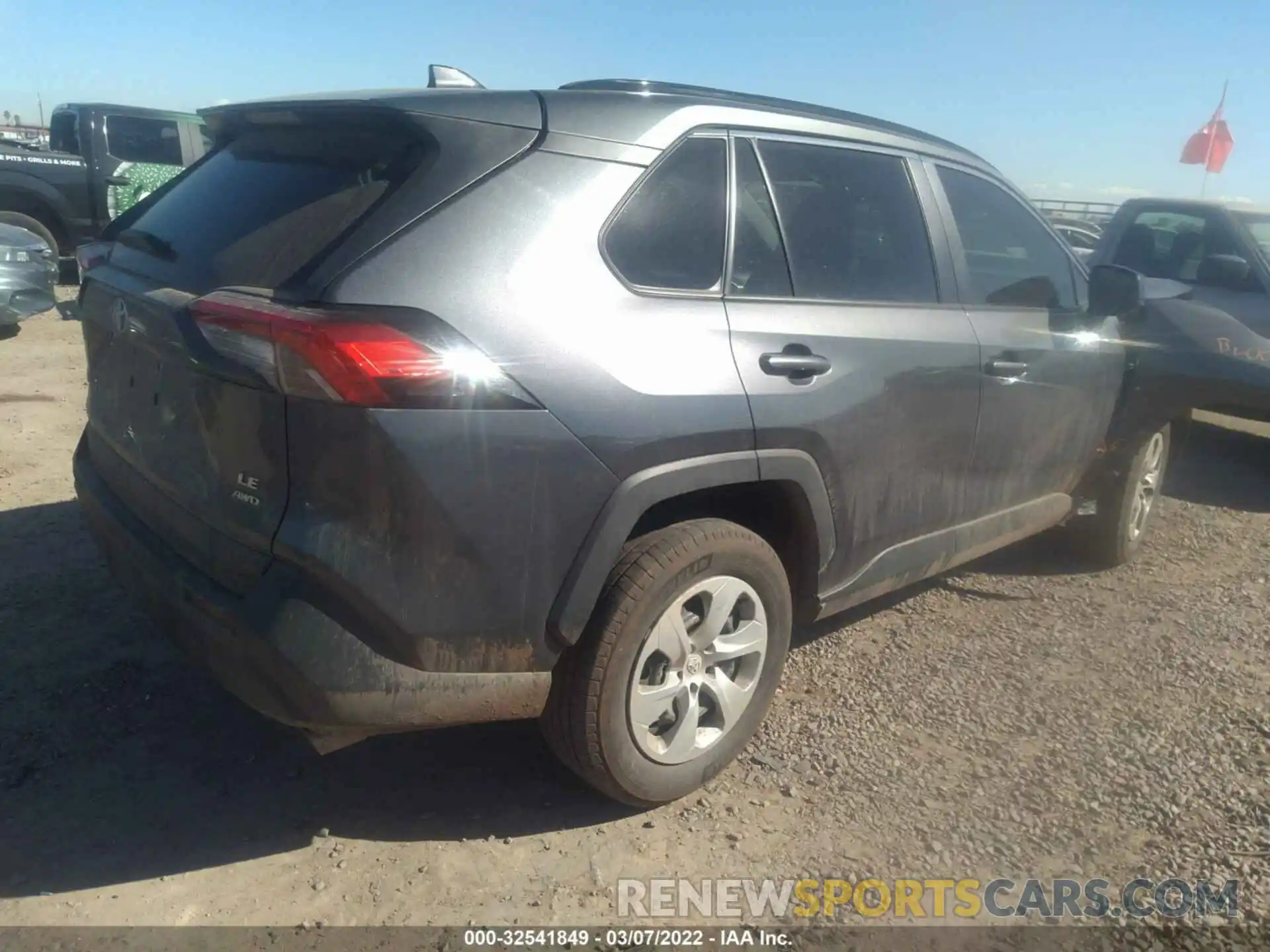 4 Photograph of a damaged car 2T3F1RFV0LC120896 TOYOTA RAV4 2020