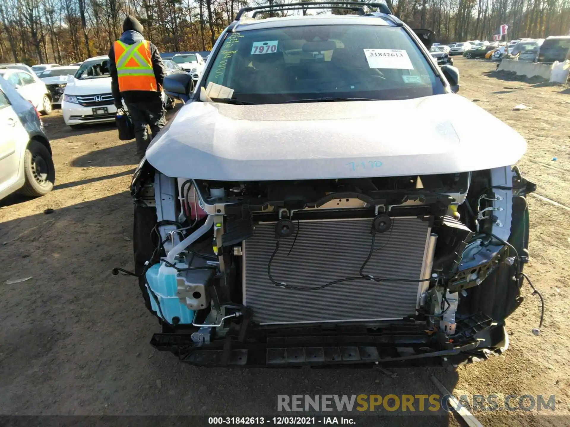 6 Photograph of a damaged car 2T3F1RFV0LW098770 TOYOTA RAV4 2020