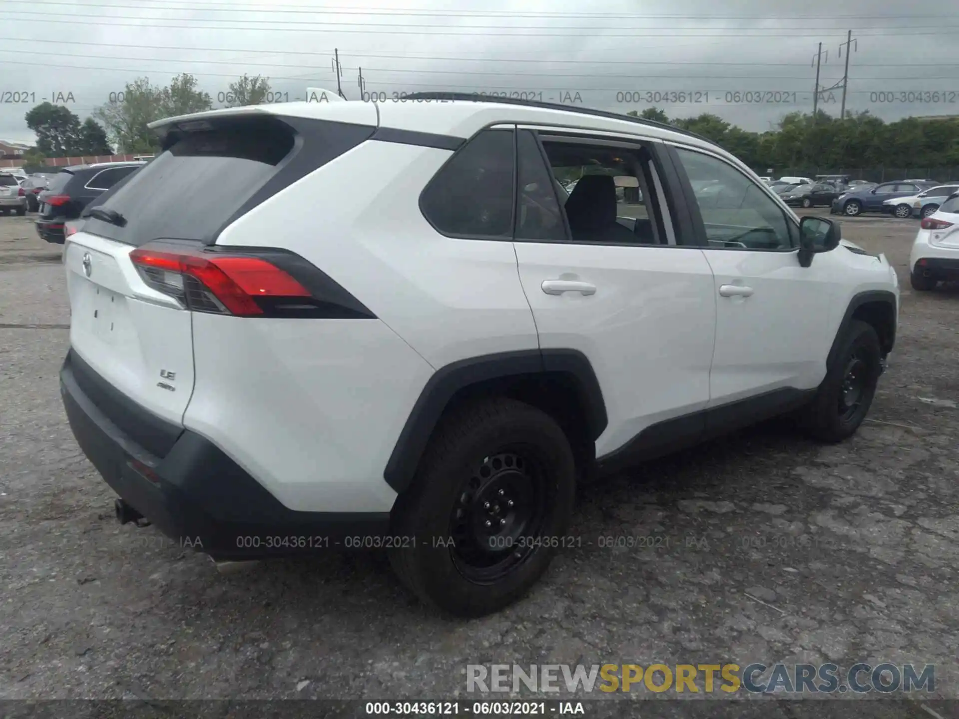 4 Photograph of a damaged car 2T3F1RFV0LW135090 TOYOTA RAV4 2020