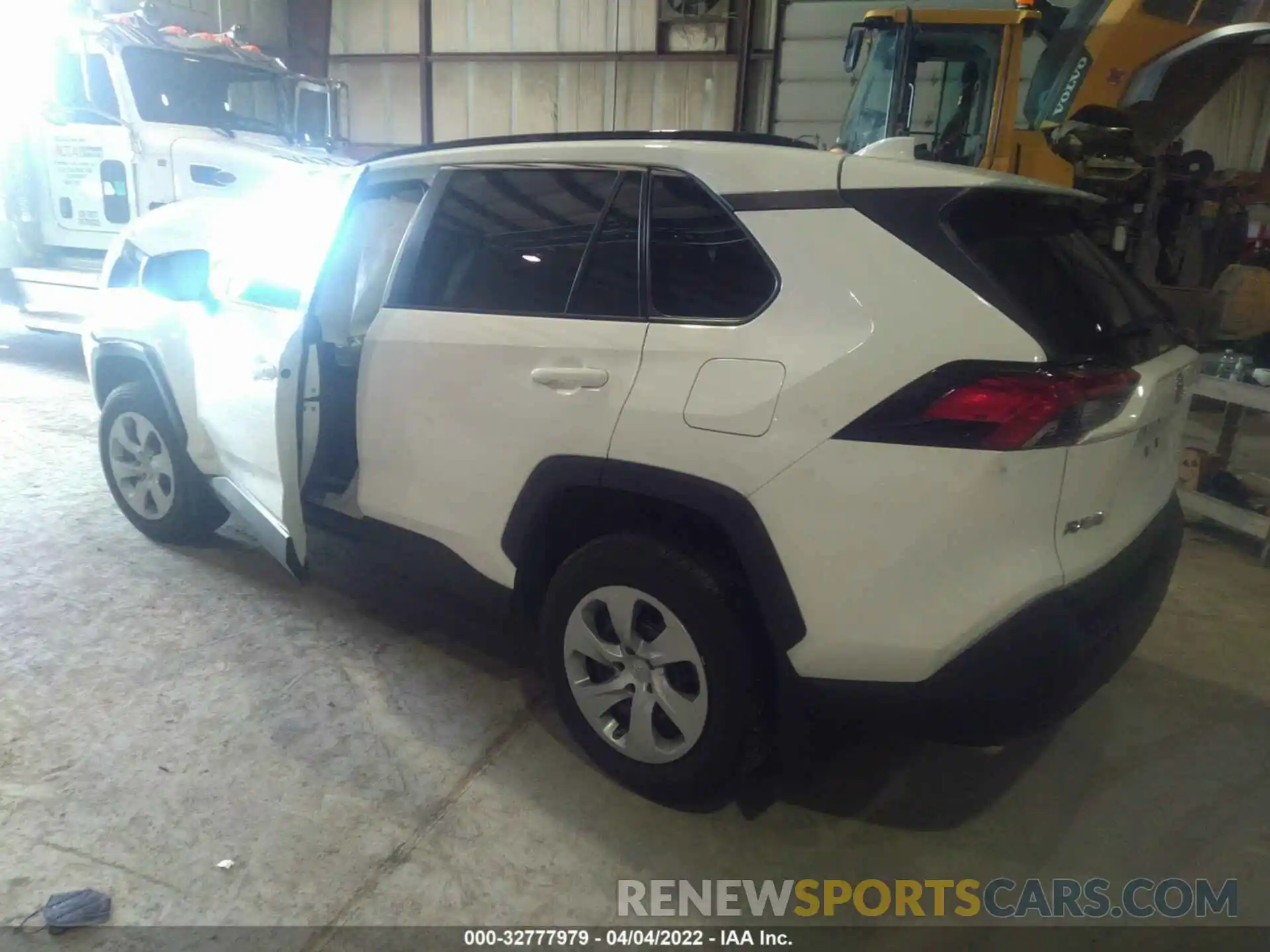 3 Photograph of a damaged car 2T3F1RFV1LC064998 TOYOTA RAV4 2020