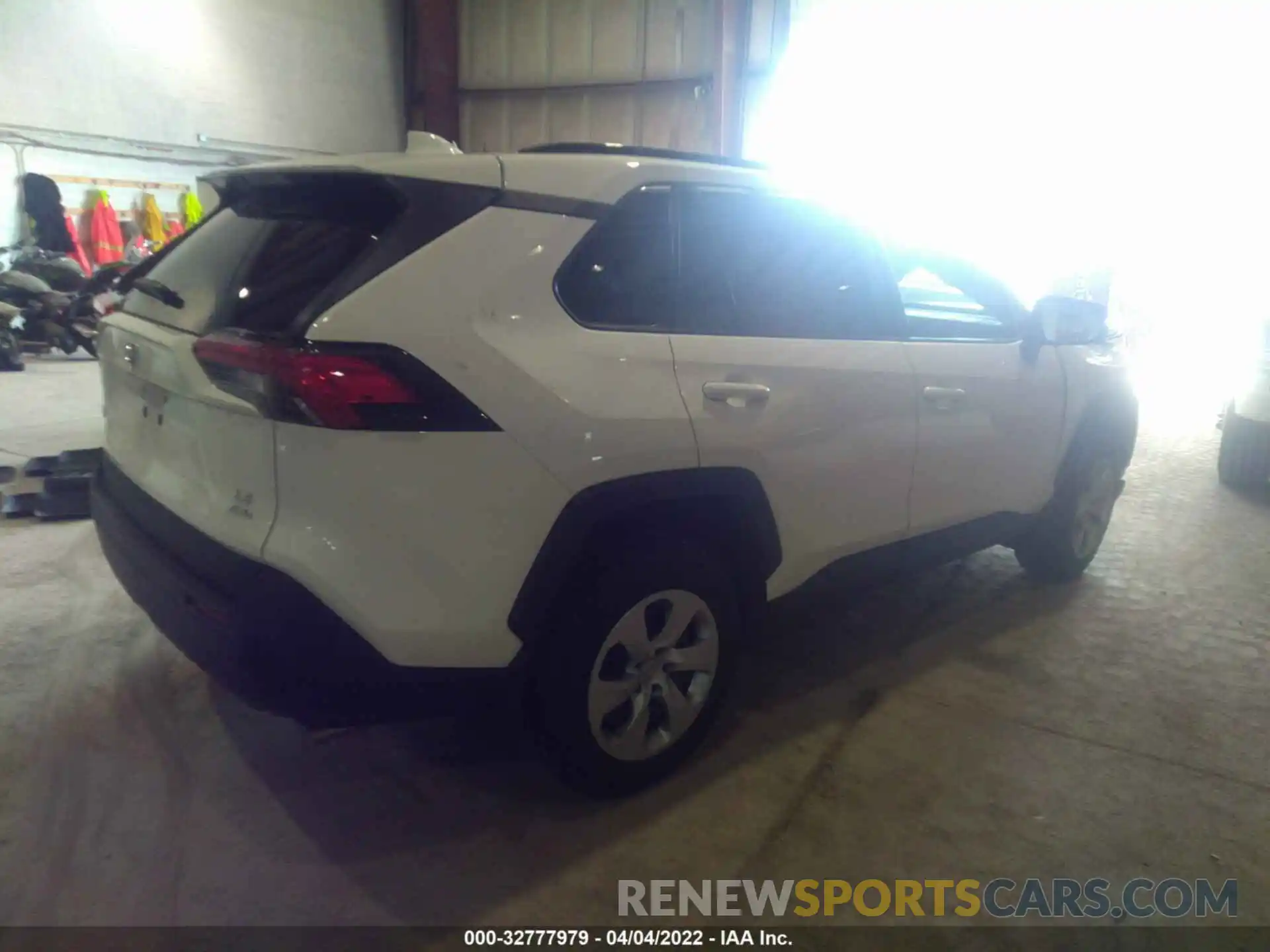 4 Photograph of a damaged car 2T3F1RFV1LC064998 TOYOTA RAV4 2020