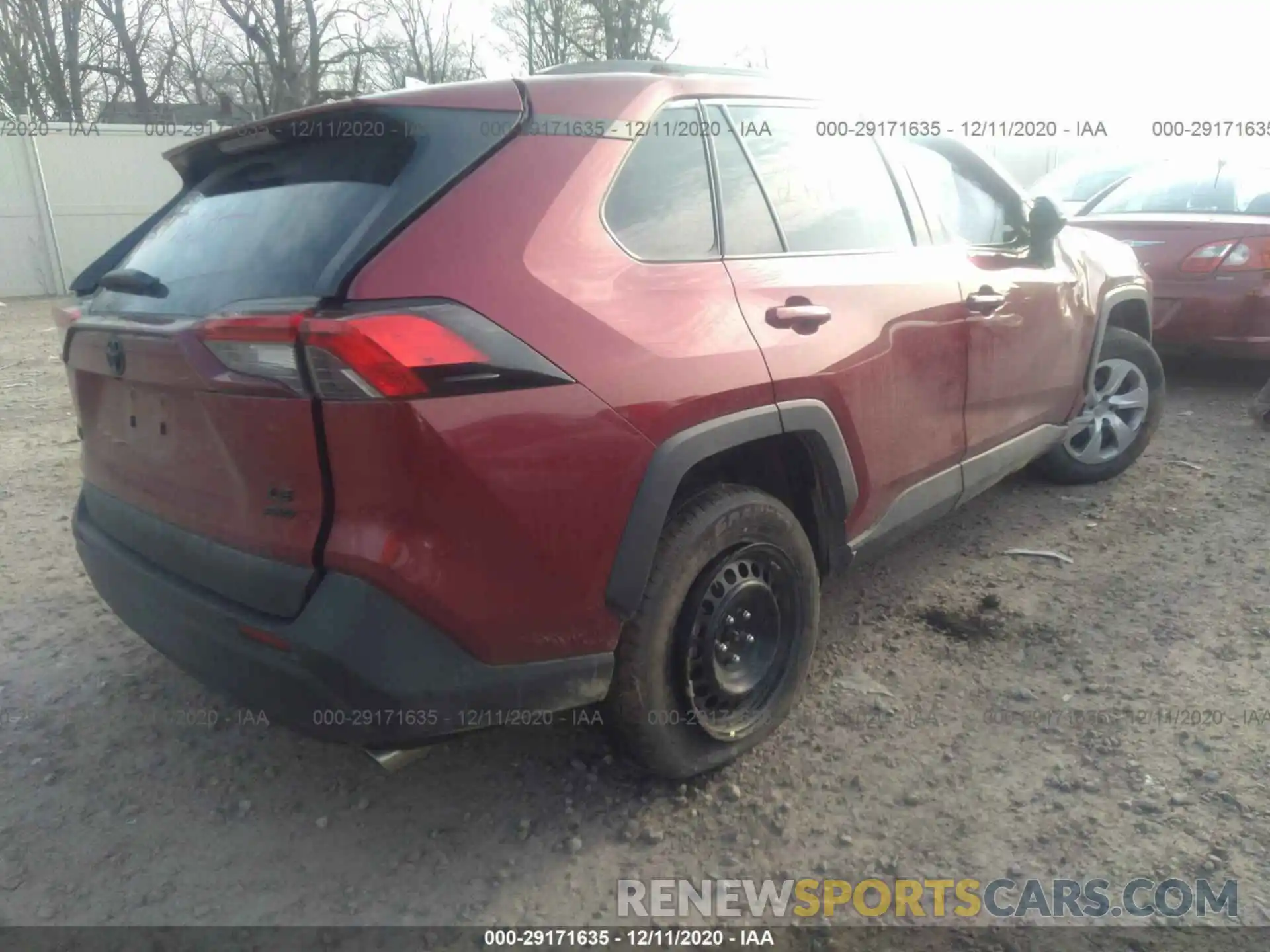 4 Photograph of a damaged car 2T3F1RFV1LC070994 TOYOTA RAV4 2020