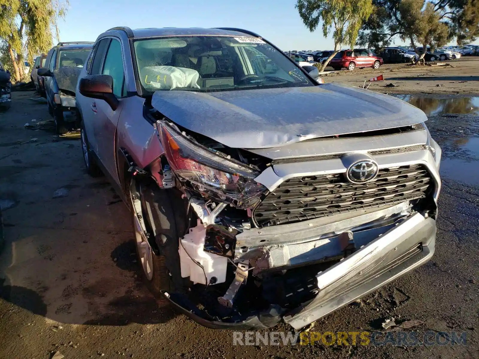 1 Photograph of a damaged car 2T3F1RFV1LC094034 TOYOTA RAV4 2020