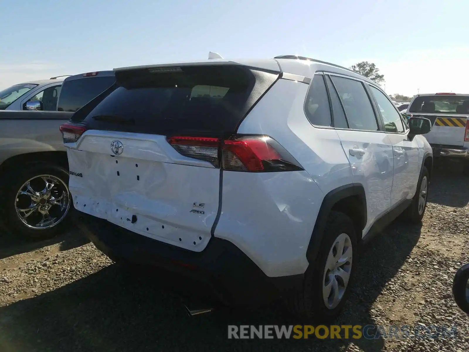 4 Photograph of a damaged car 2T3F1RFV1LC121233 TOYOTA RAV4 2020