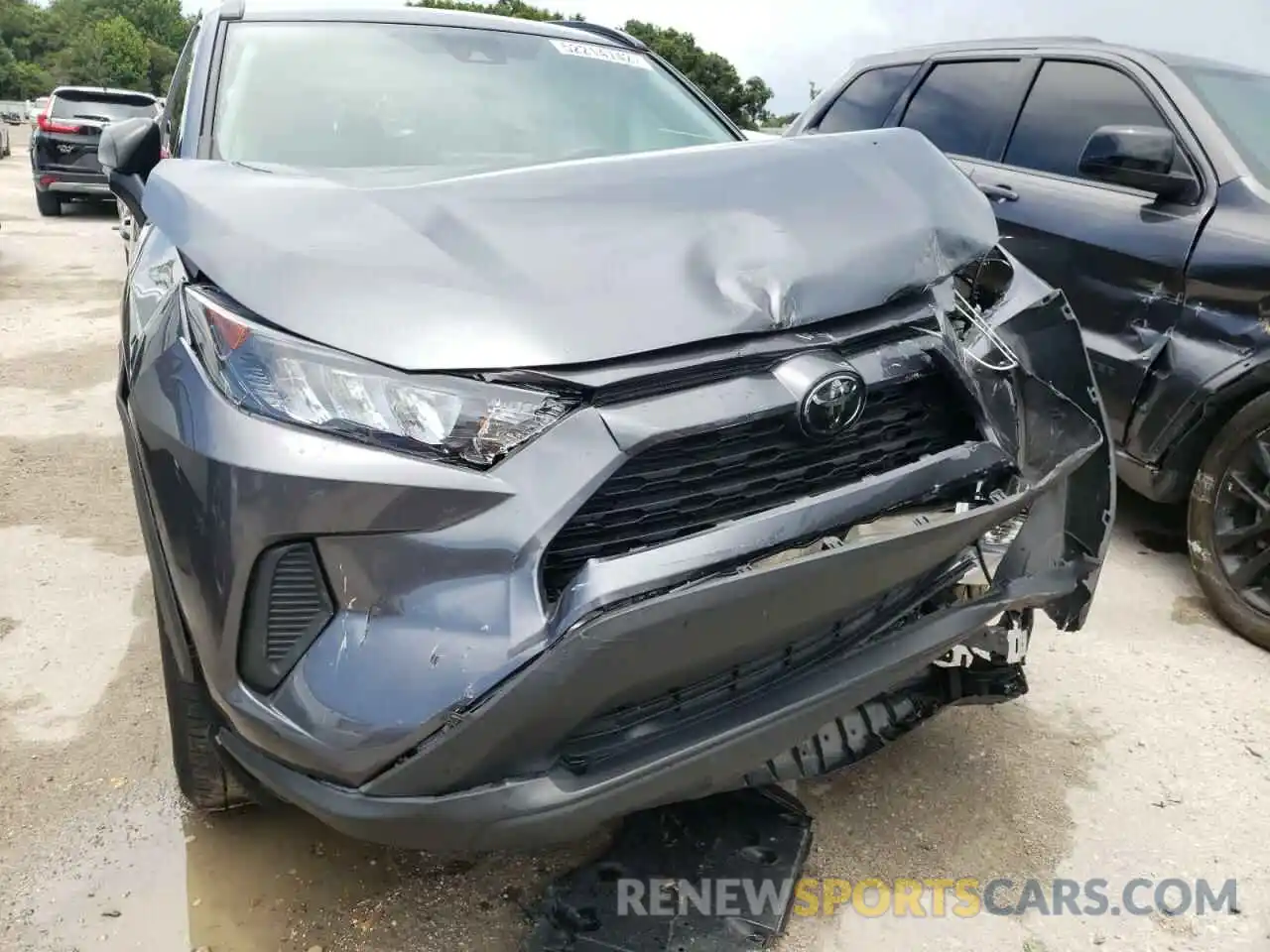 9 Photograph of a damaged car 2T3F1RFV1LW128150 TOYOTA RAV4 2020