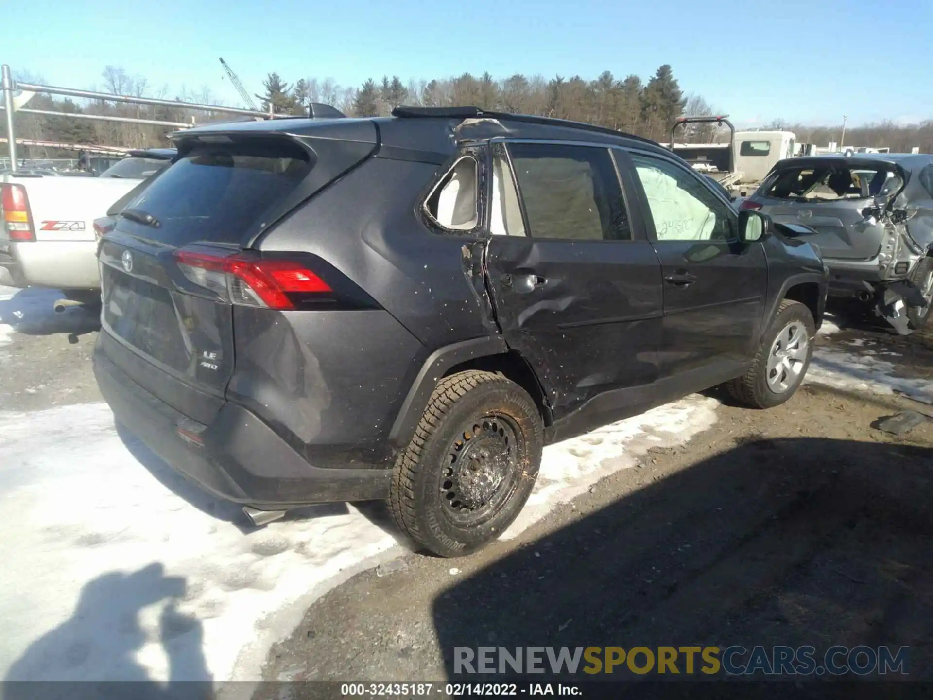 4 Photograph of a damaged car 2T3F1RFV2LC070325 TOYOTA RAV4 2020