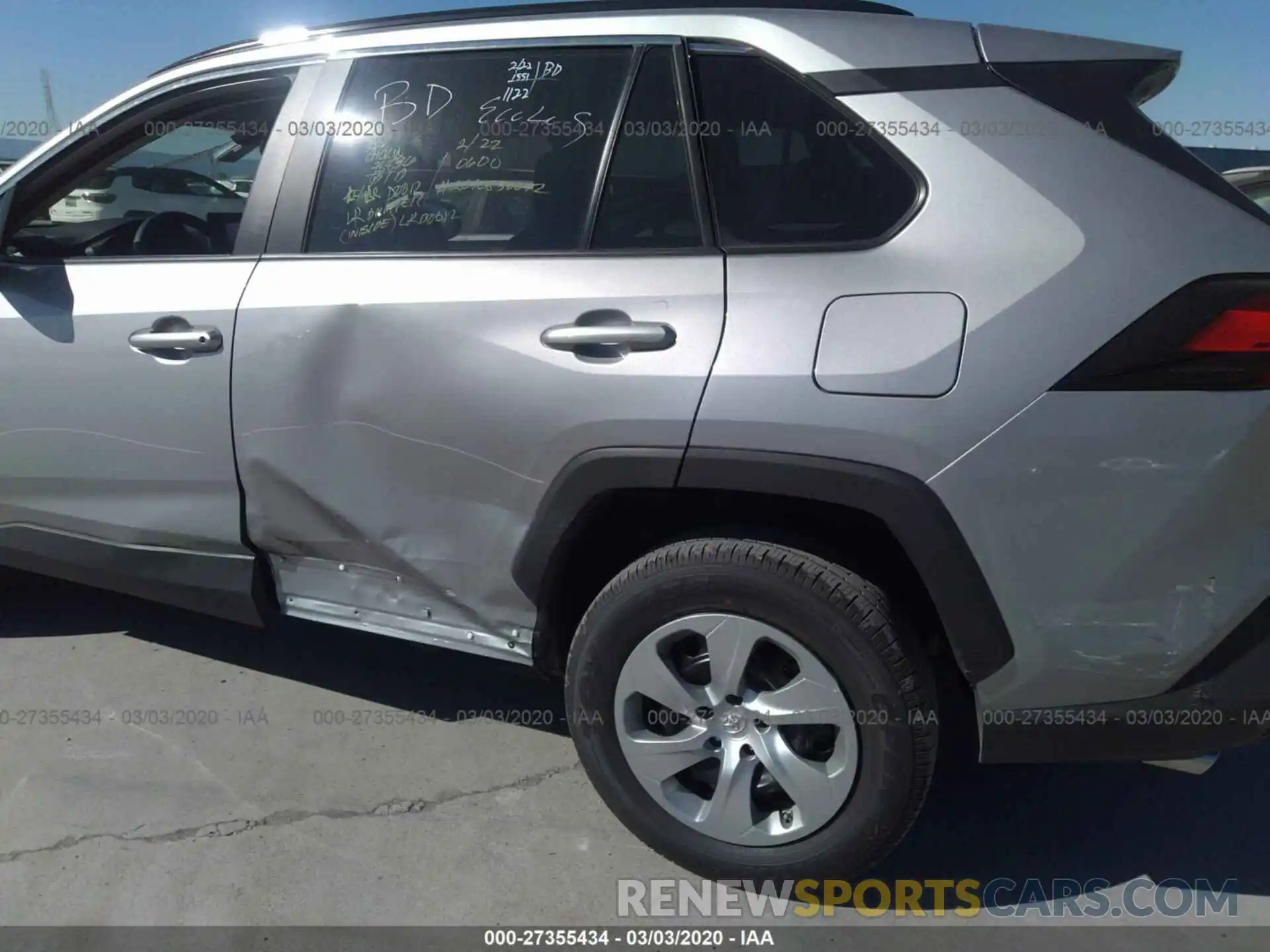 6 Photograph of a damaged car 2T3F1RFV2LC082832 TOYOTA RAV4 2020